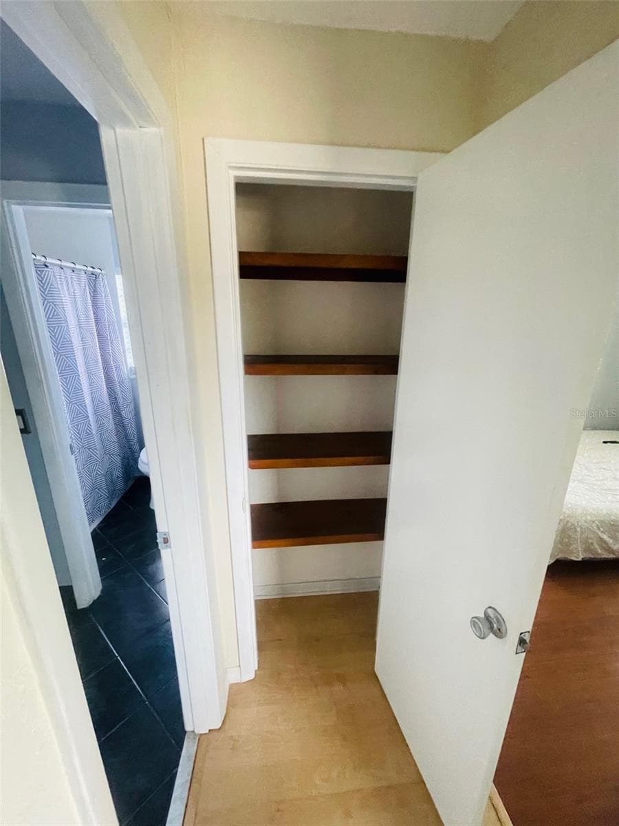 Linen Closet - 999 ELEANOR AVE, DELTONA
