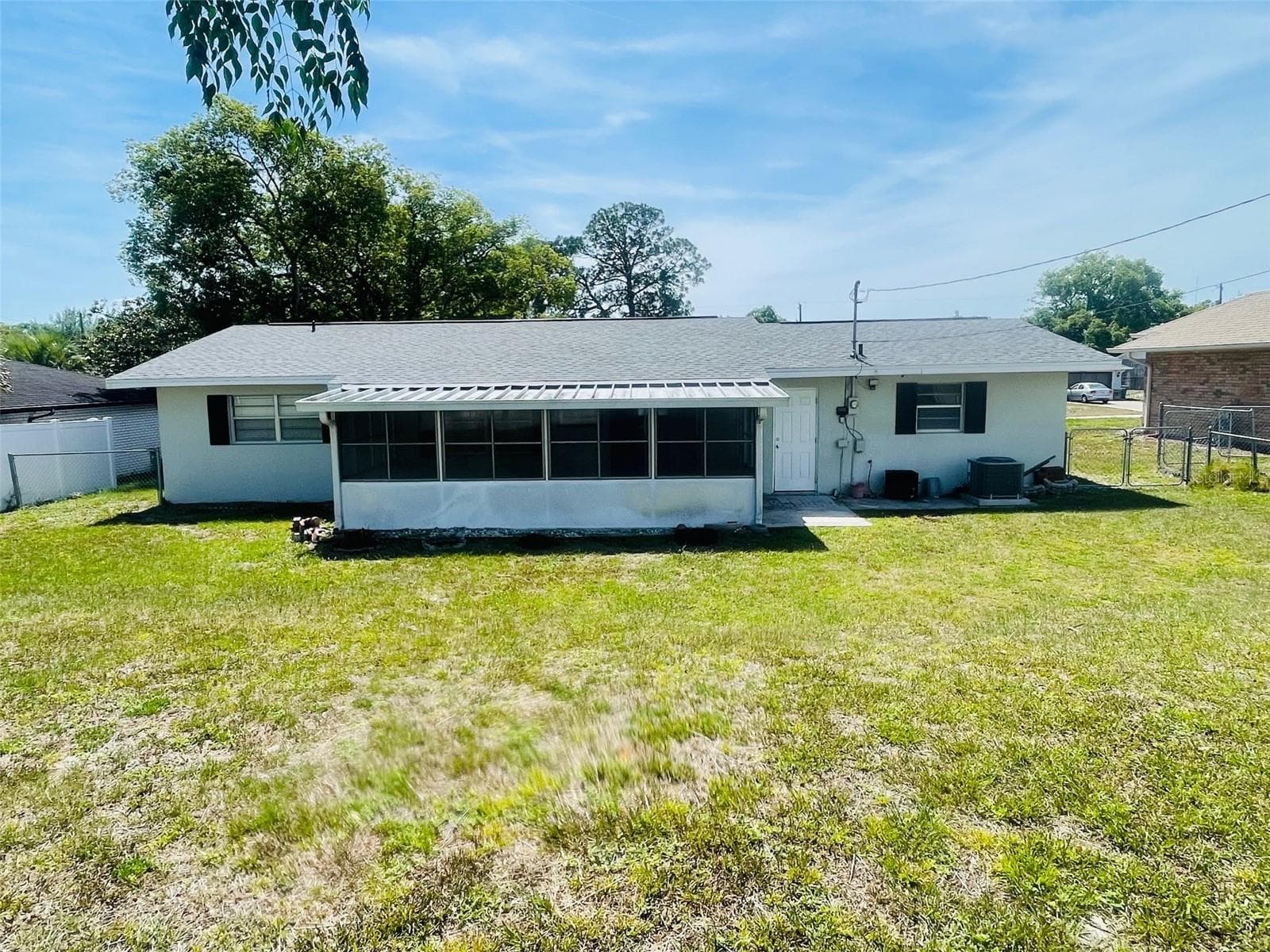 Rear Vew - 999 ELEANOR AVE, DELTONA