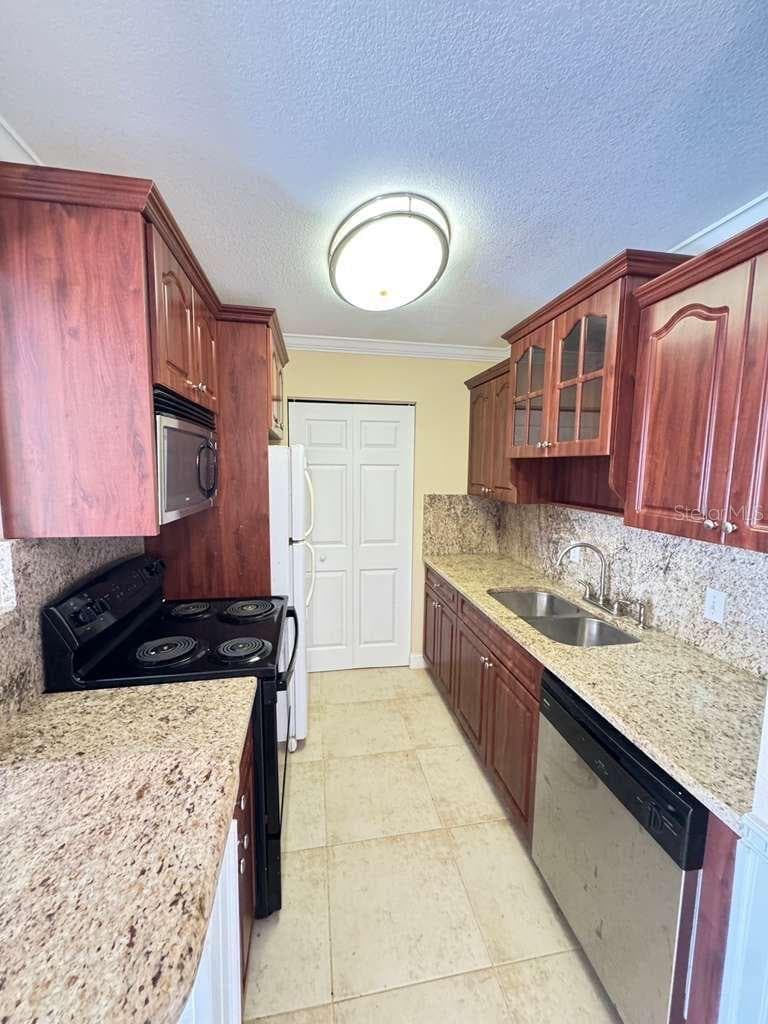 Condominium at 455 ALT 19 S #12, PALM HARBOR, photo 14 of 27