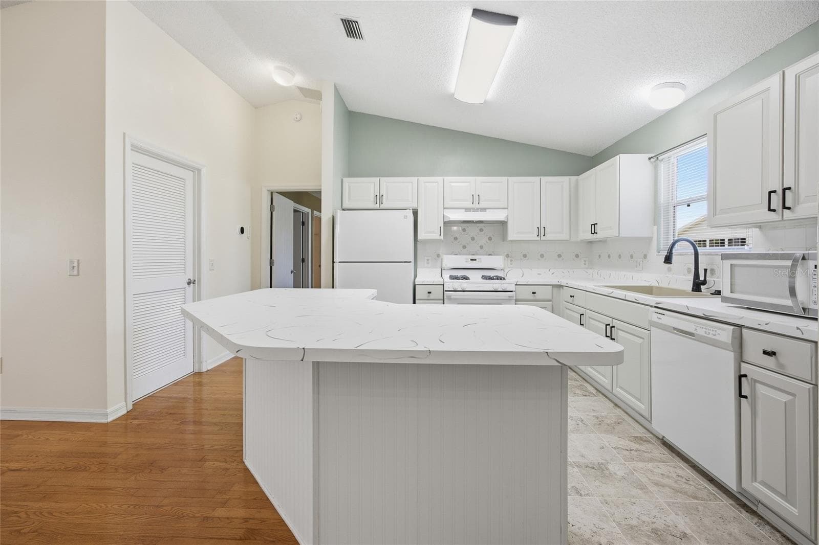 Single Family Residence at 17705 SE 93RD HAWTHORNE AVE, THE VILLAGES, photo 11 of 46