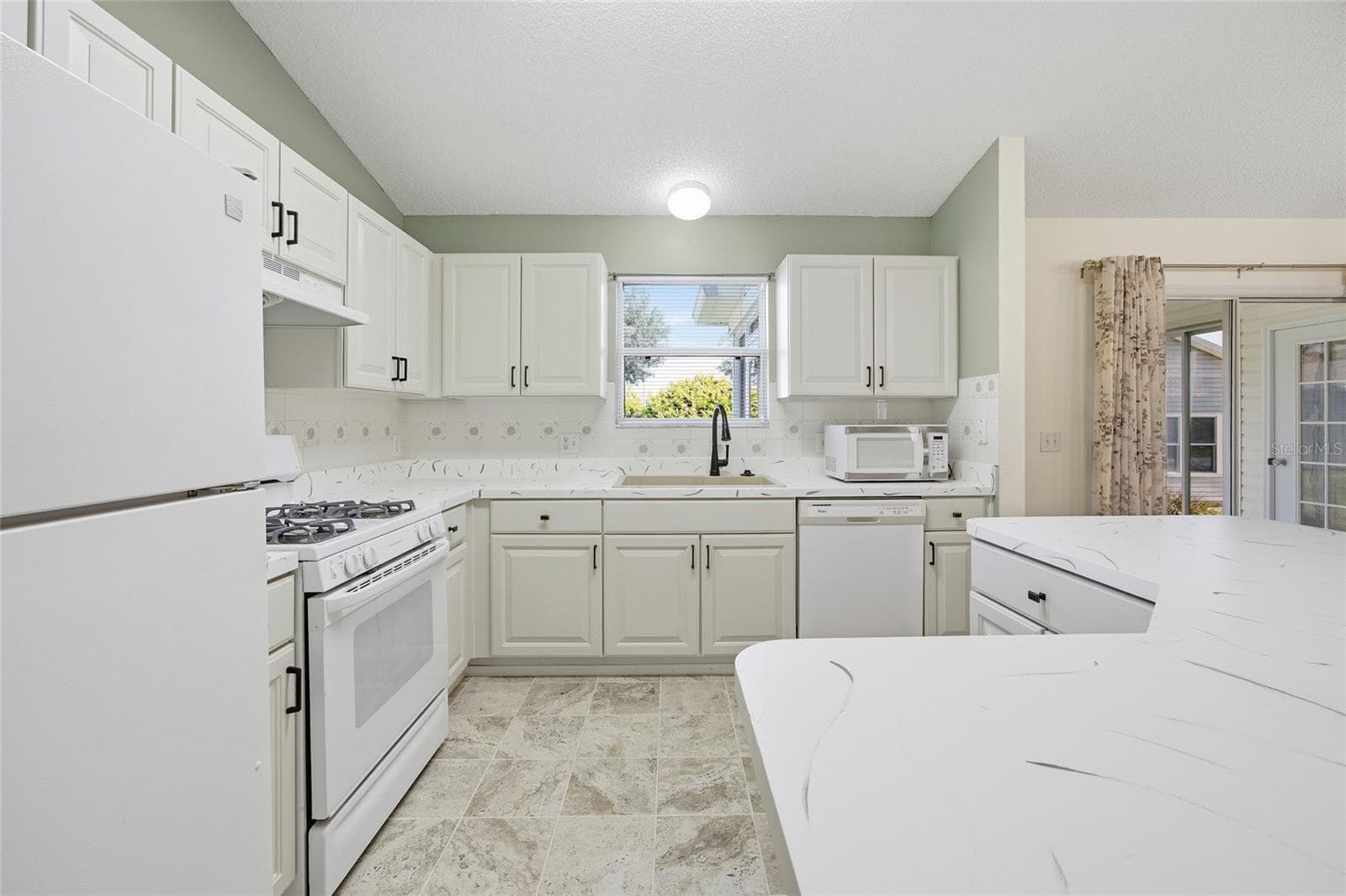 Single Family Residence at 17705 SE 93RD HAWTHORNE AVE, THE VILLAGES, photo 13 of 46
