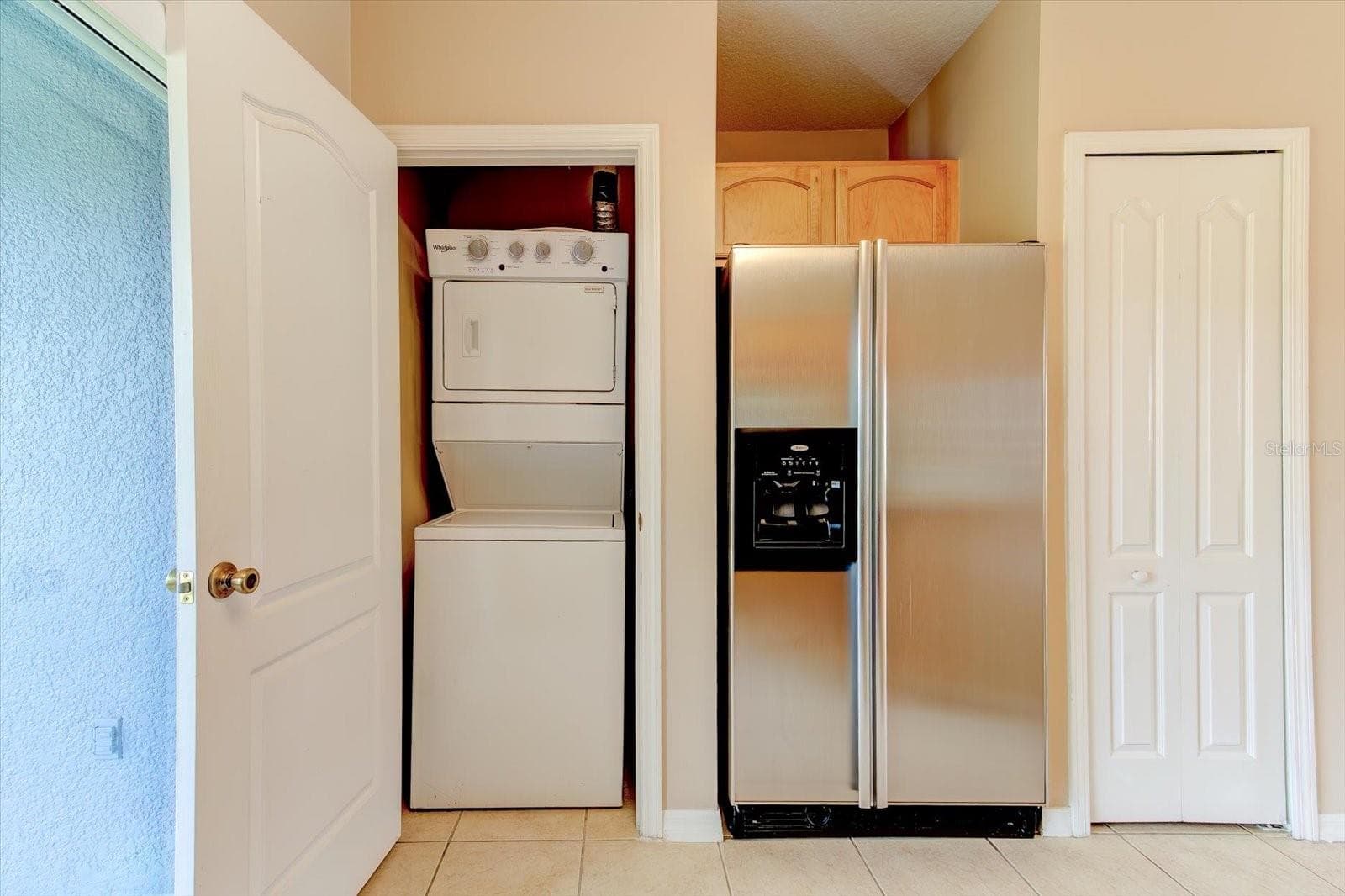 Kitchen Pantry plus Laundry closets - 509 WILTON CIR, SANFORD