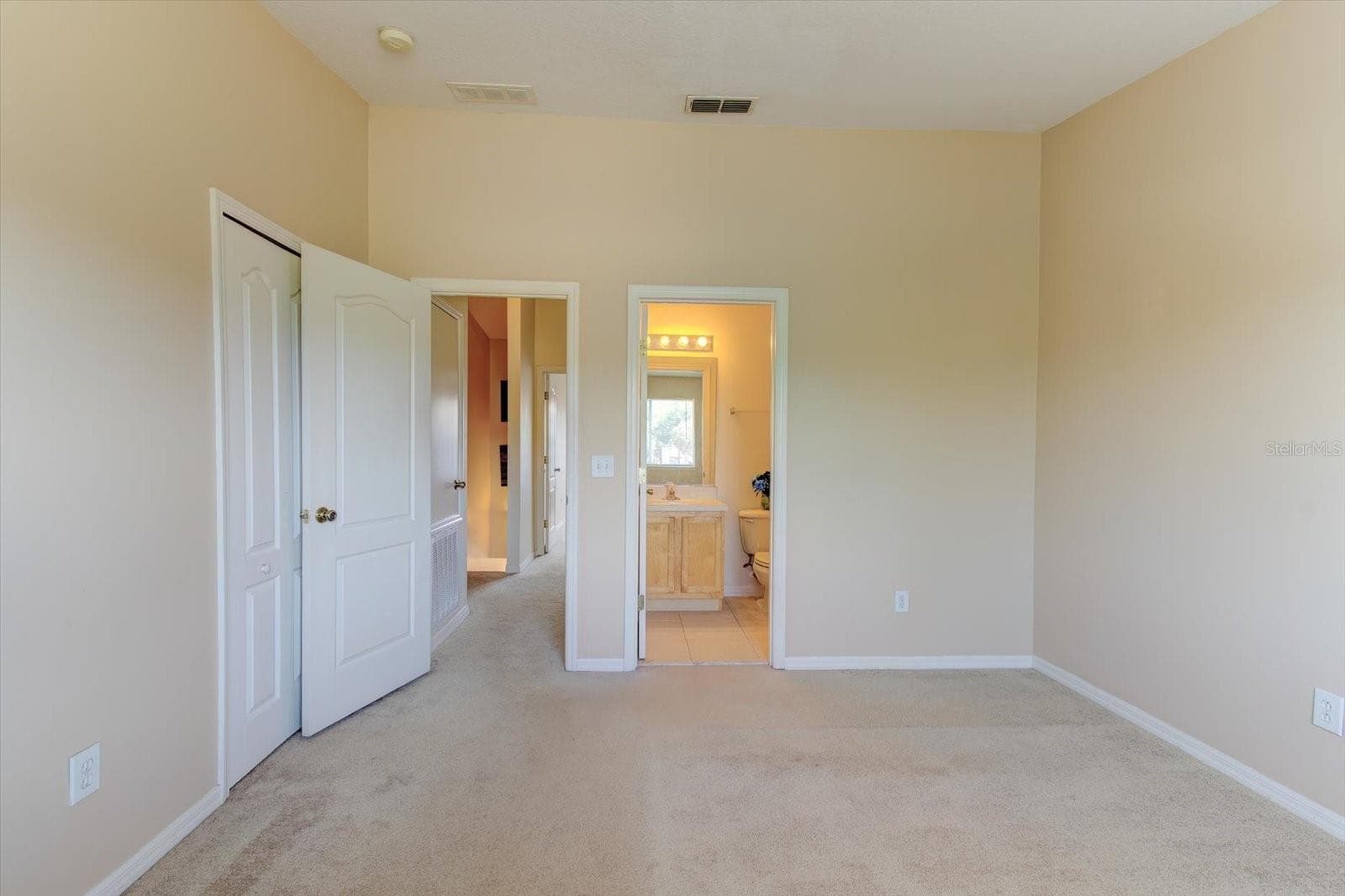 Secondary Bedroom and Ensuite Bath - 509 WILTON CIR, SANFORD