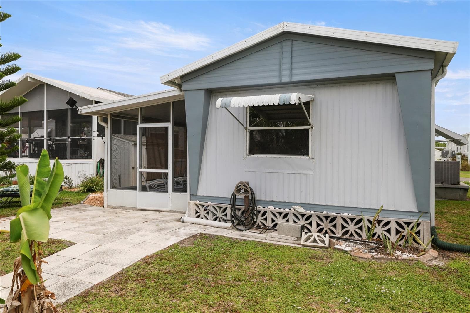Manufactured Home at 3119 SUNNY HARBOR DR, PUNTA GORDA, photo 9 of 33