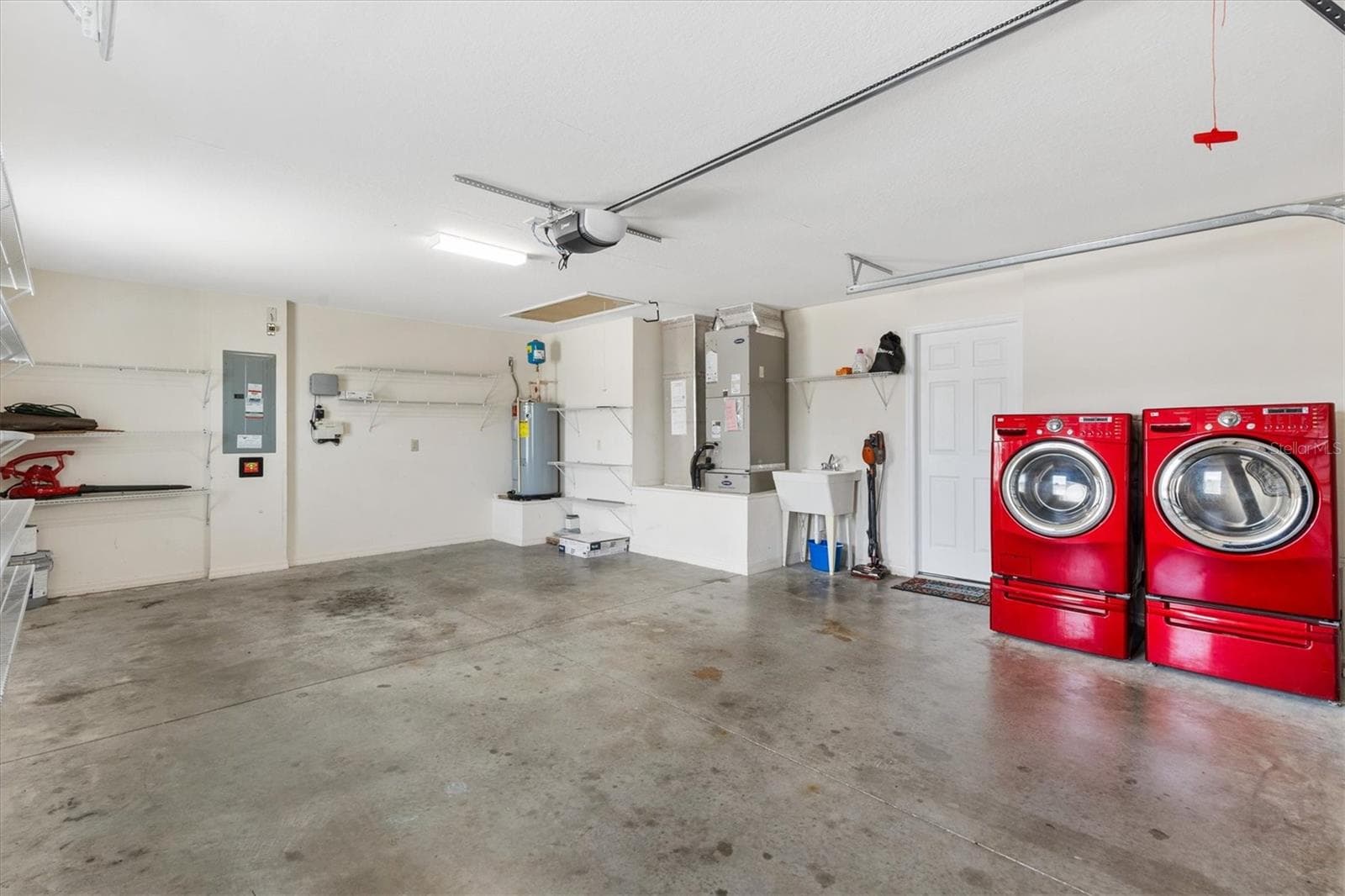 Garage - 1936 NEEDLEWOOD LN, THE VILLAGES