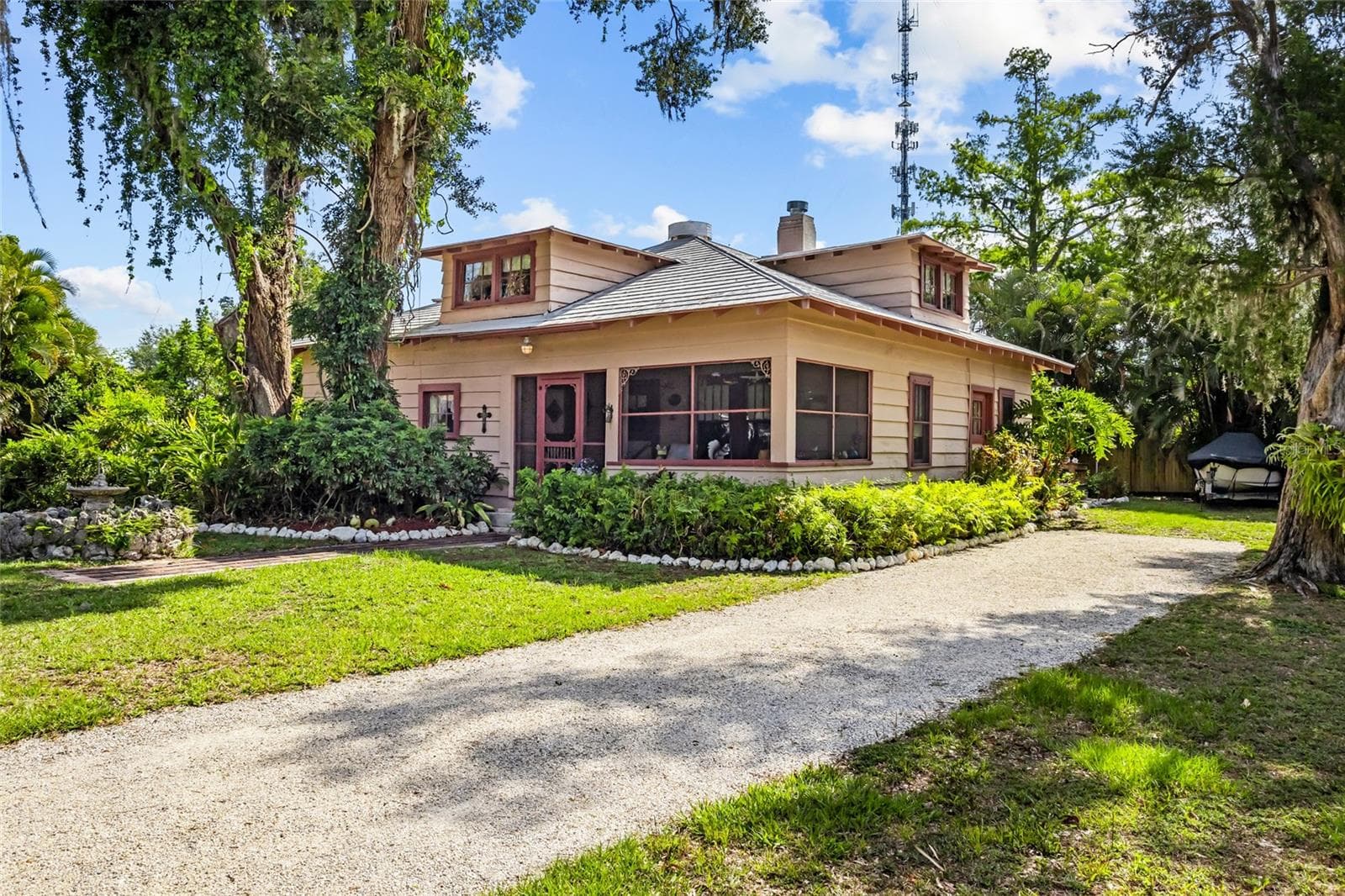 Single Family Residence at 117 TUCKER AVE, SARASOTA, photo 4 of 44