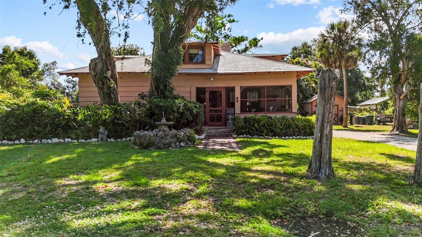 Single Family Residence at 117 TUCKER AVE, SARASOTA, photo 5 of 44