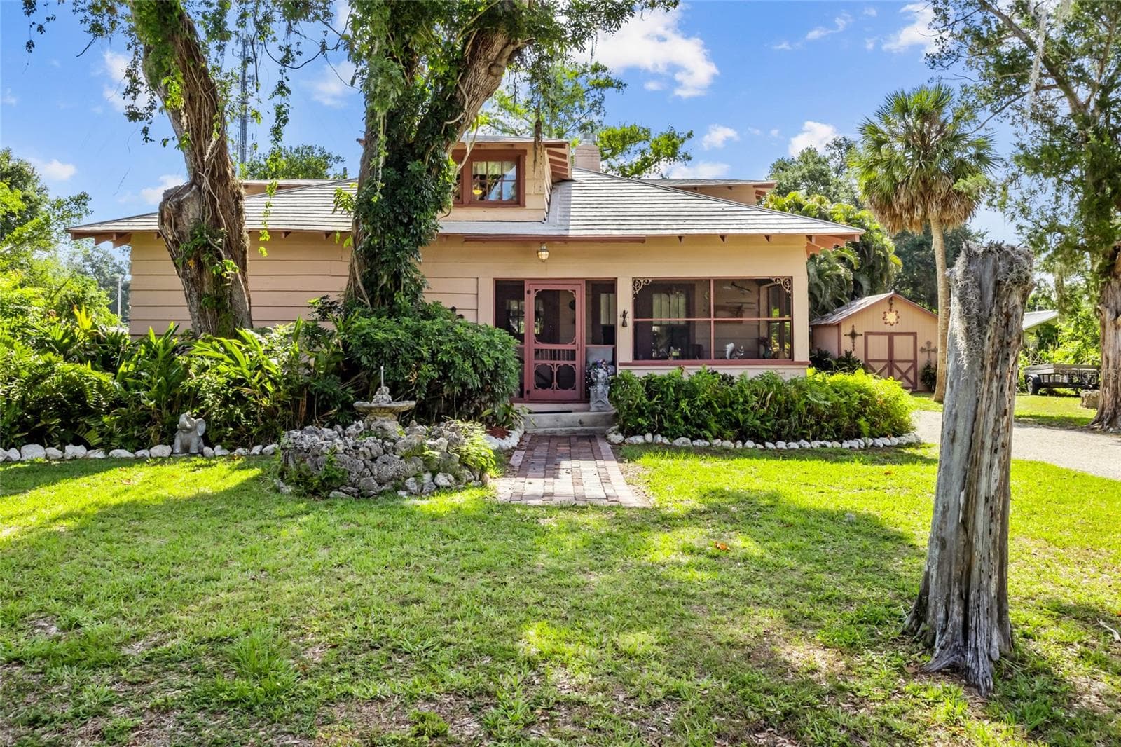 Single Family Residence at 117 TUCKER AVE, SARASOTA, photo 6 of 44