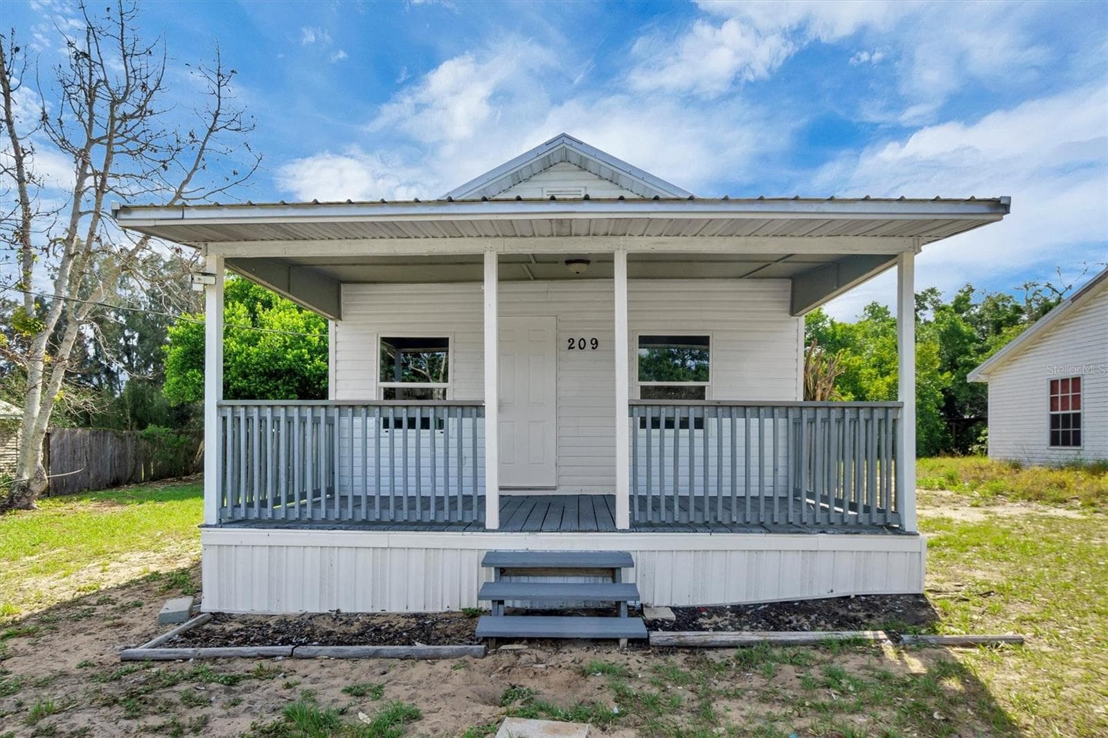 209 PINEY AVE