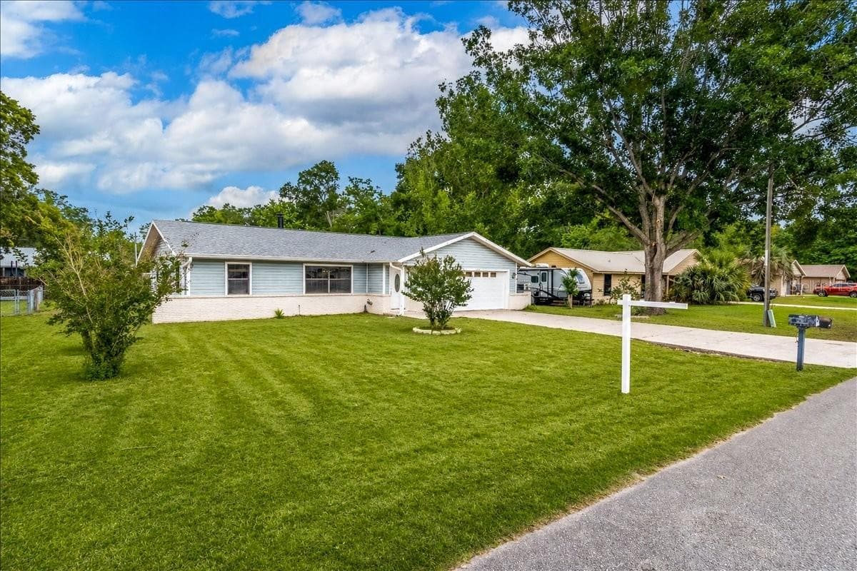 Left Front of House From Street - 4515 SE 59TH ST, OCALA