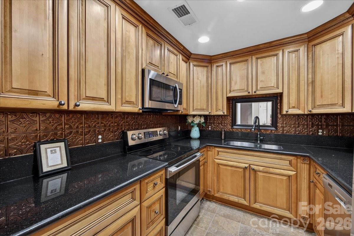 Condominium at Concord, photo 4 of 27