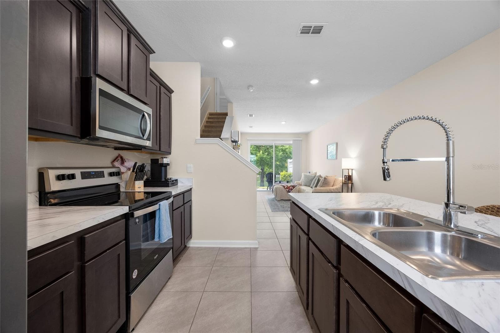 kitchen - 585 RUNNING WOODS ST, ORANGE PARK