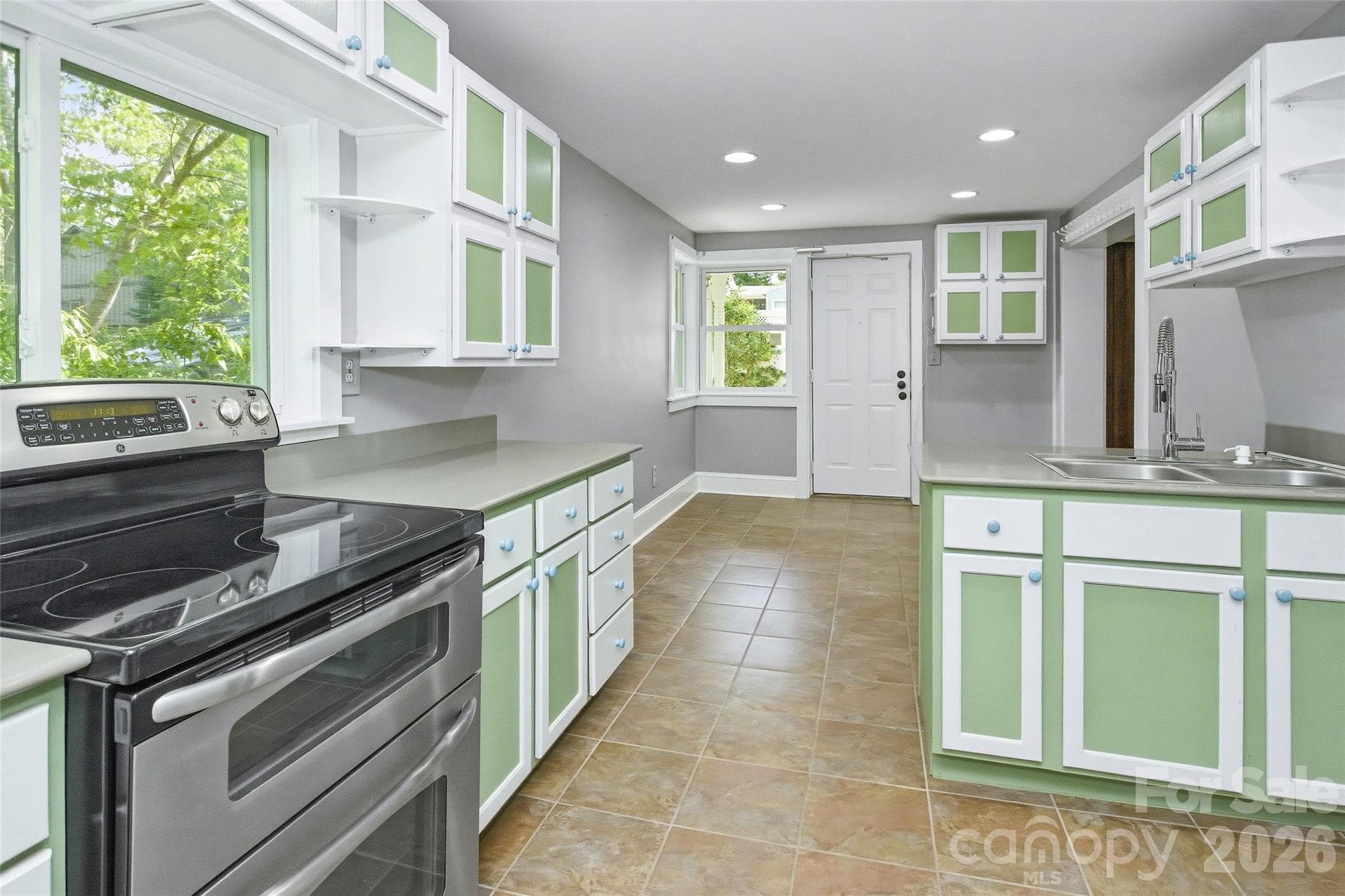 Single Family Residence at 70 Cedar Street, Asheville, photo 11 of 48