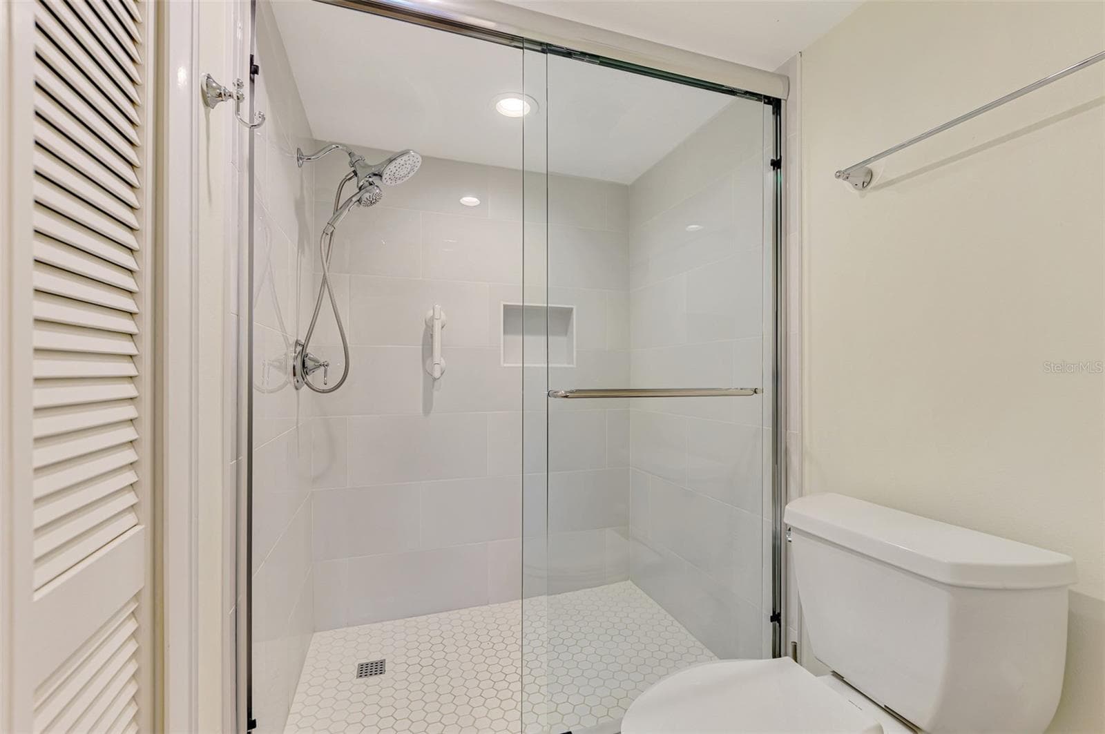 Bathroom 2 - 5790 MIDNIGHT PASS RD #209, SARASOTA