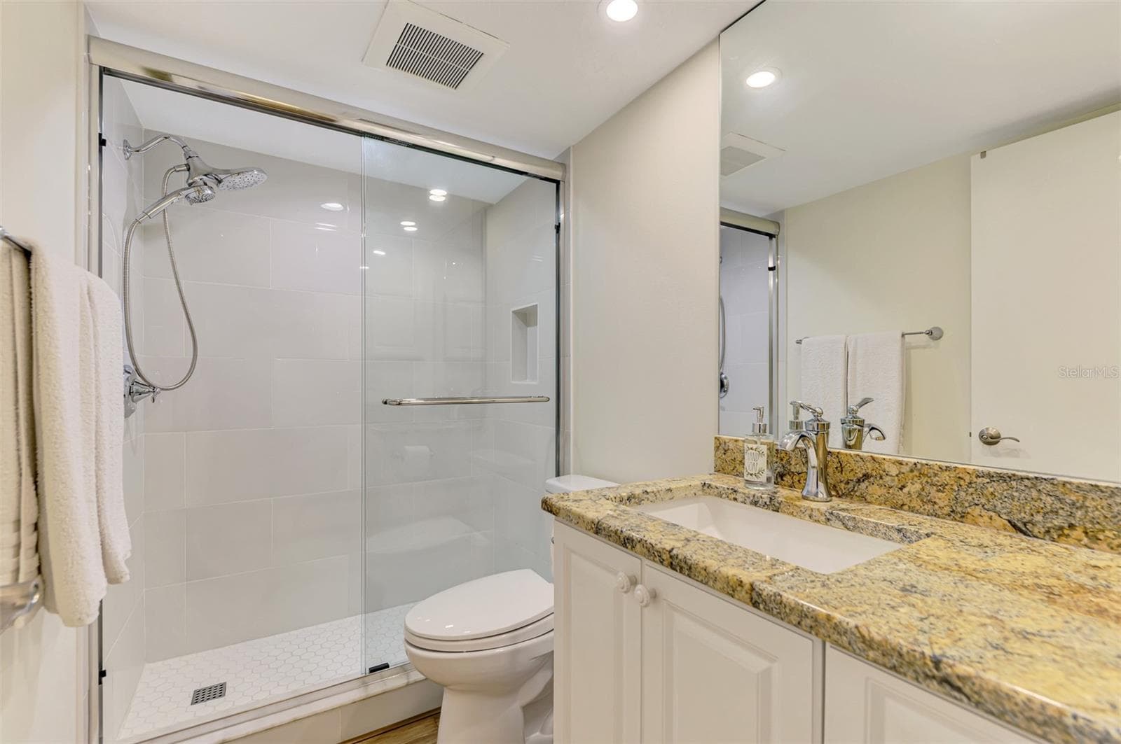Bathroom 2 - 5790 MIDNIGHT PASS RD #209, SARASOTA