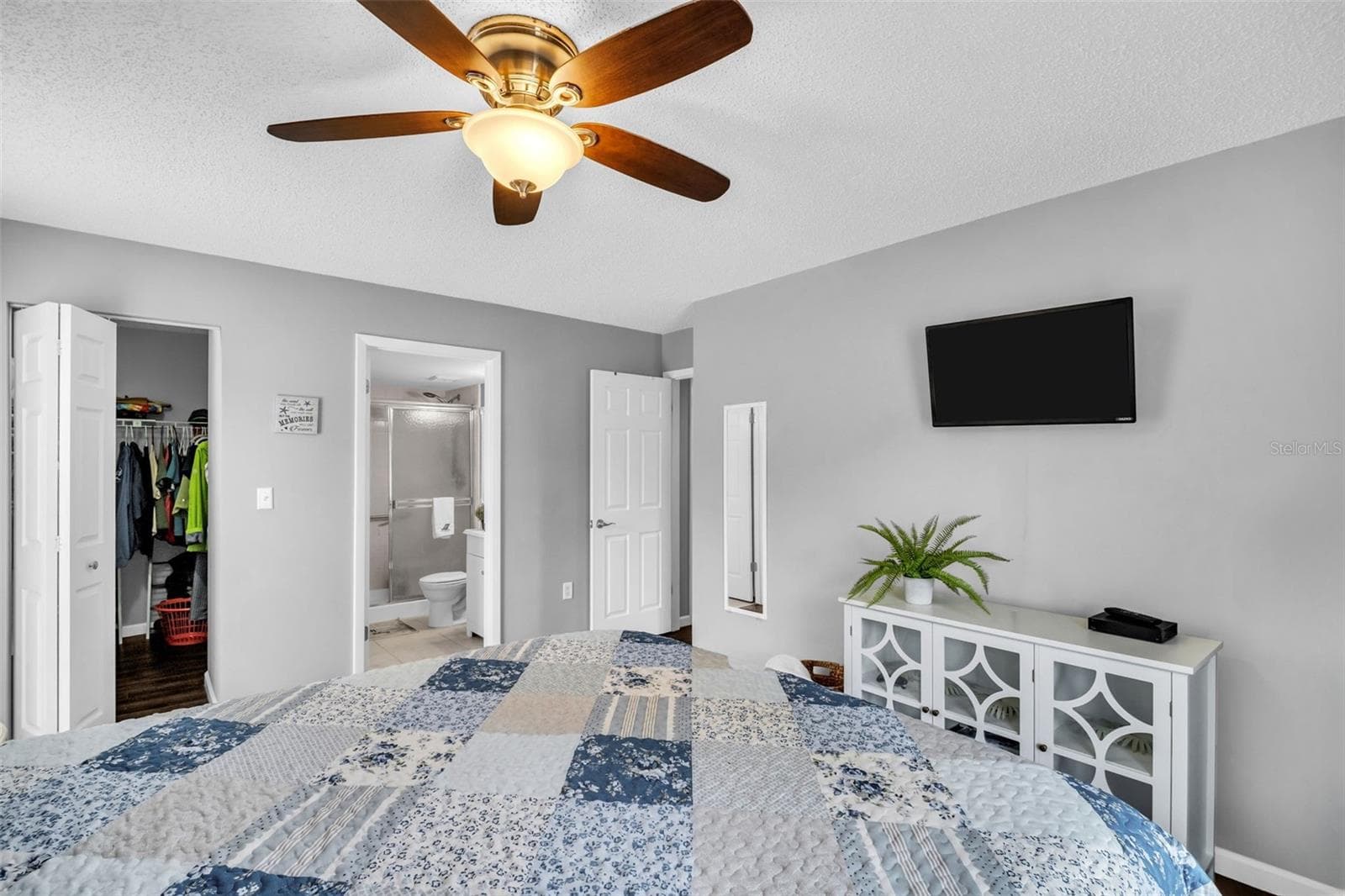 Oversized walk-in closet & beautifully updated bath~ - 2642 PINE RIDGE WAY S #G2, PALM HARBOR