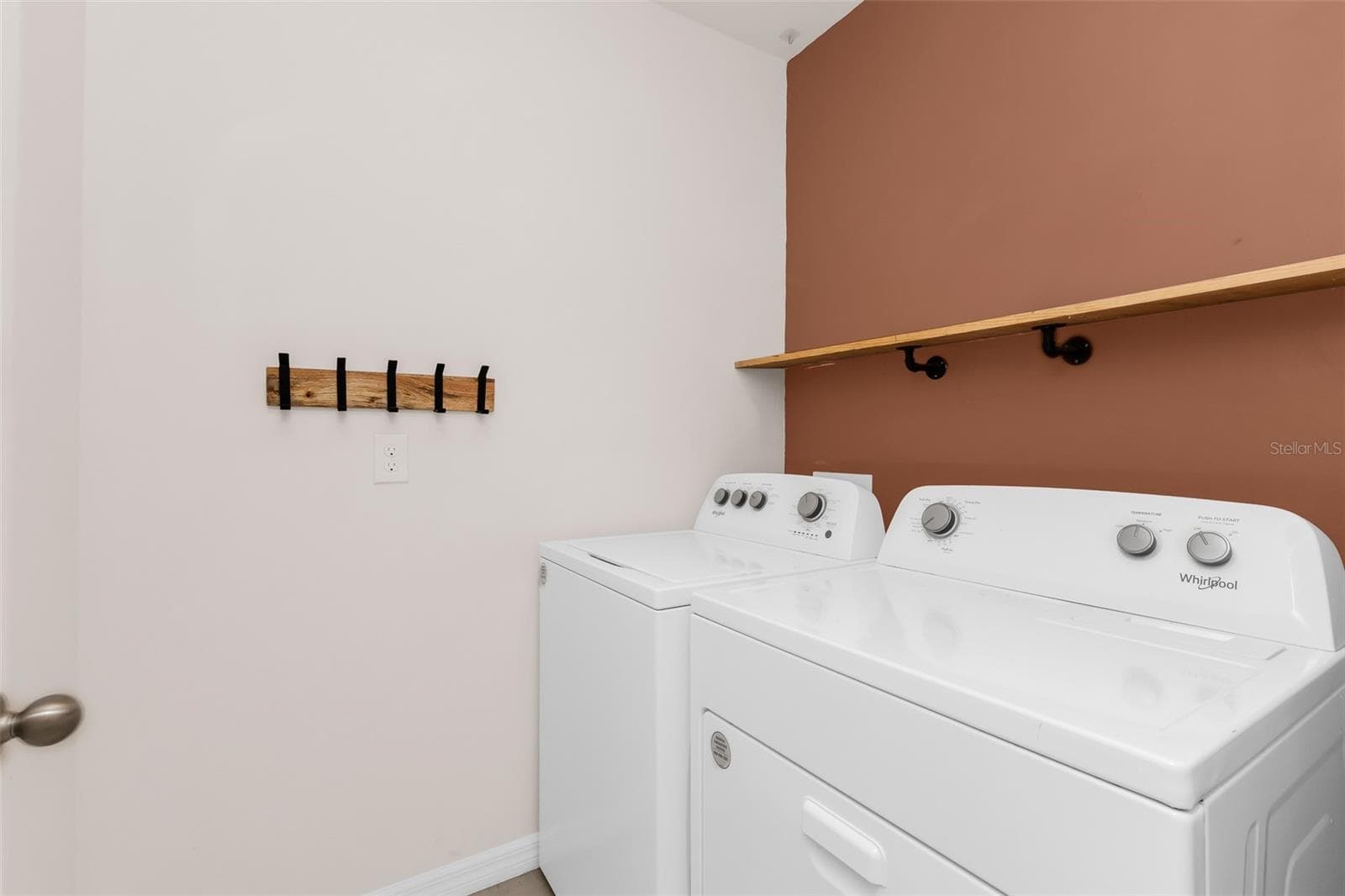 Single Family Residence at 26567 DEEP CREEK BLVD, PUNTA GORDA, photo 33 of 41