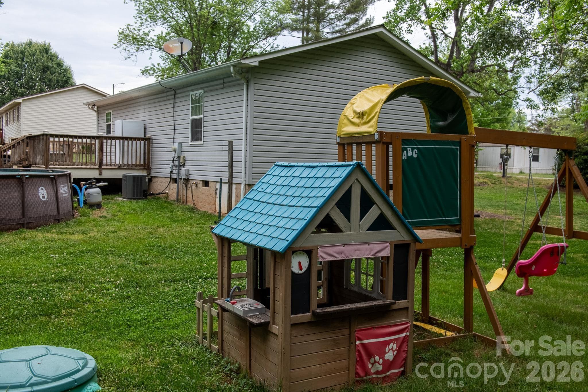 Single Family Residence at Lenoir, photo 7 of 37