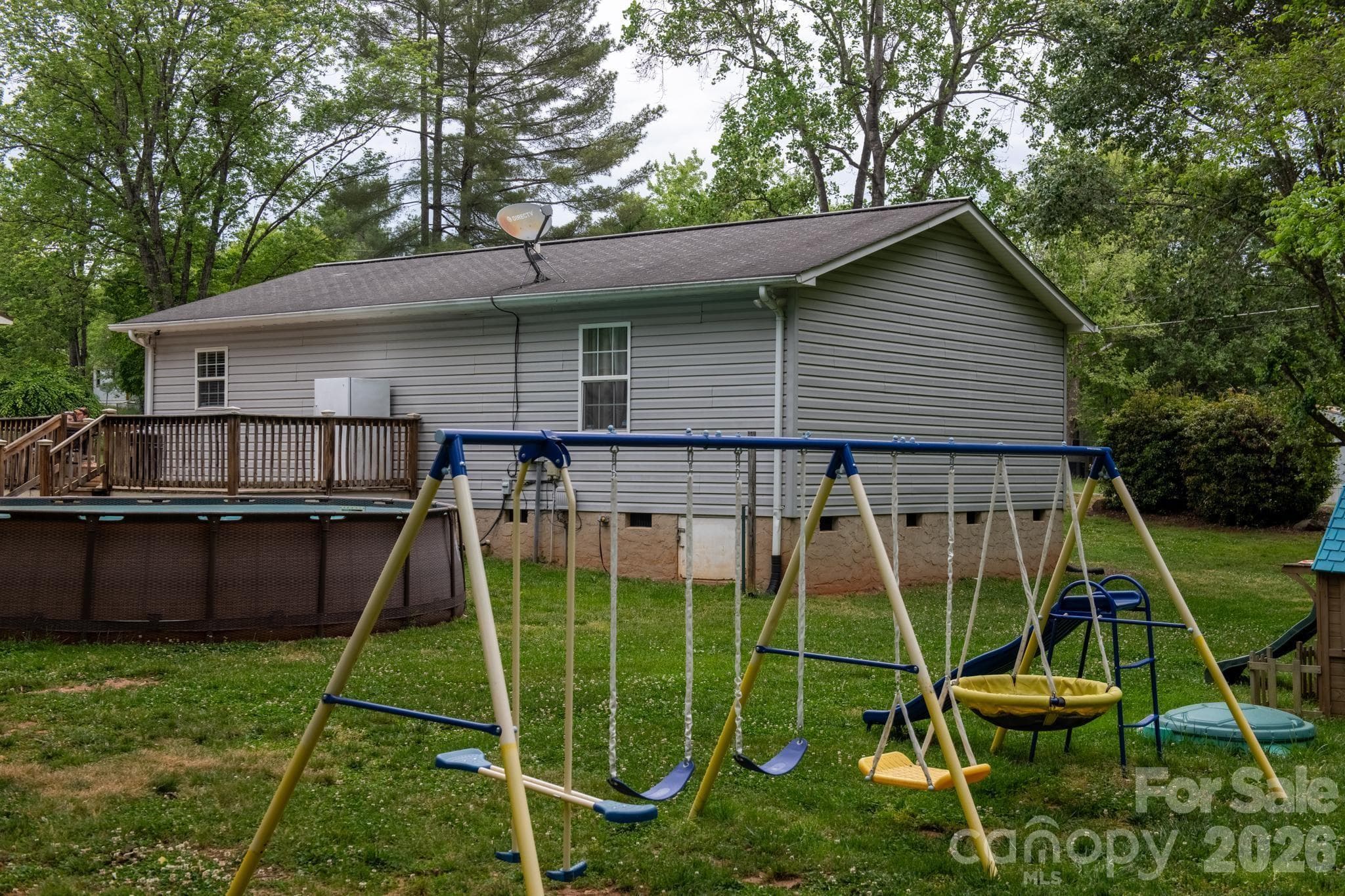 Single Family Residence at Lenoir, photo 9 of 37