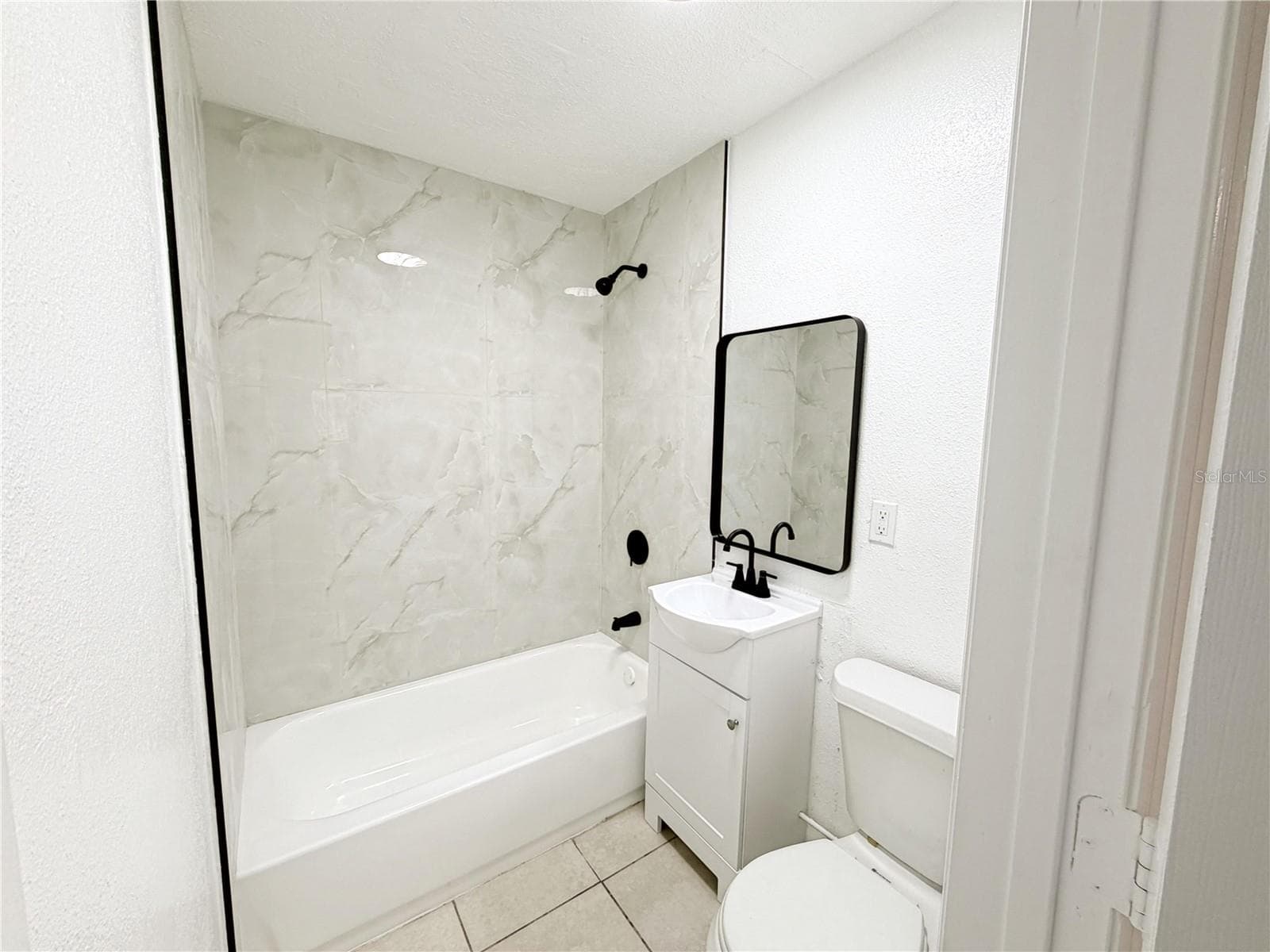 Bath - 3916 E GENESEE ST, TAMPA