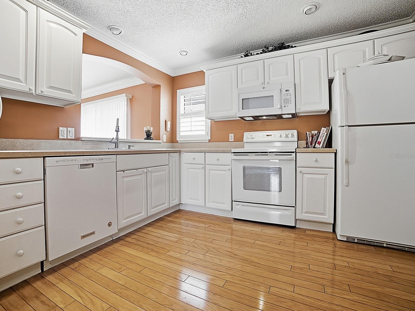 Clean white appliances - 7631 SE 170TH LONGVIEW LN, THE VILLAGES