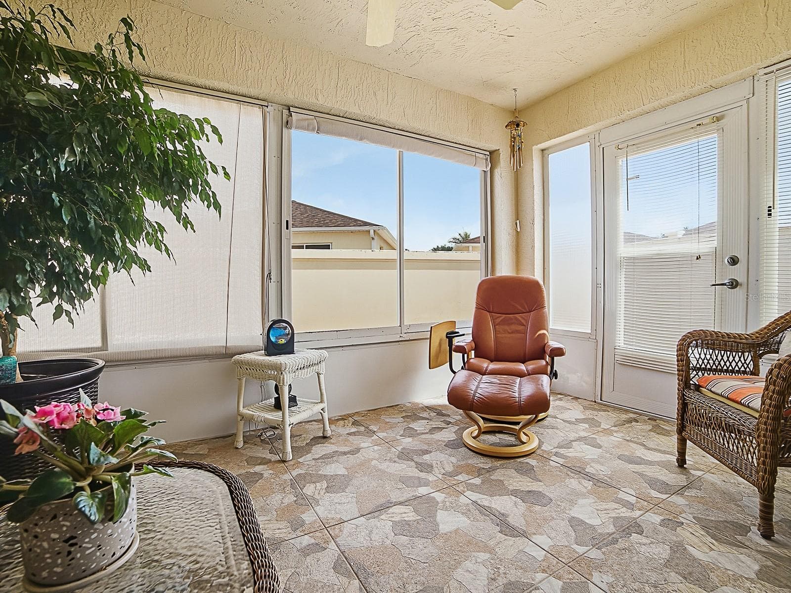 Enclosed Lanai w/ Air - 7631 SE 170TH LONGVIEW LN, THE VILLAGES