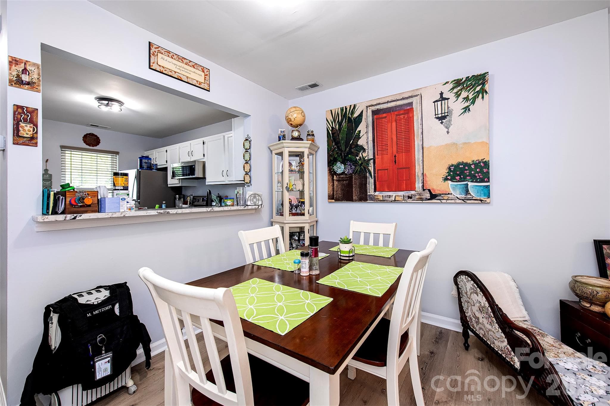 DINING AREA - Charlotte