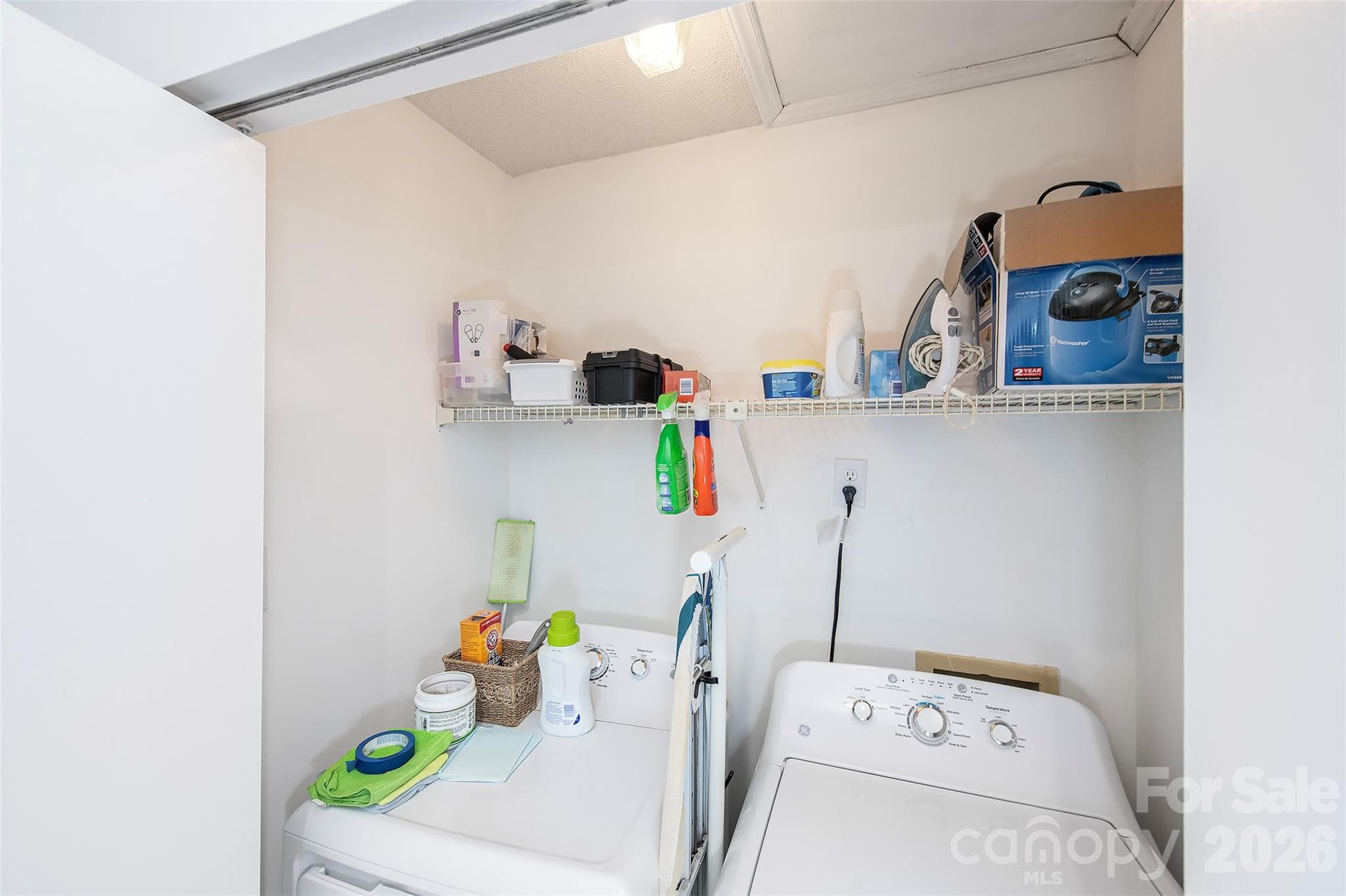 LAUNDRY - Charlotte