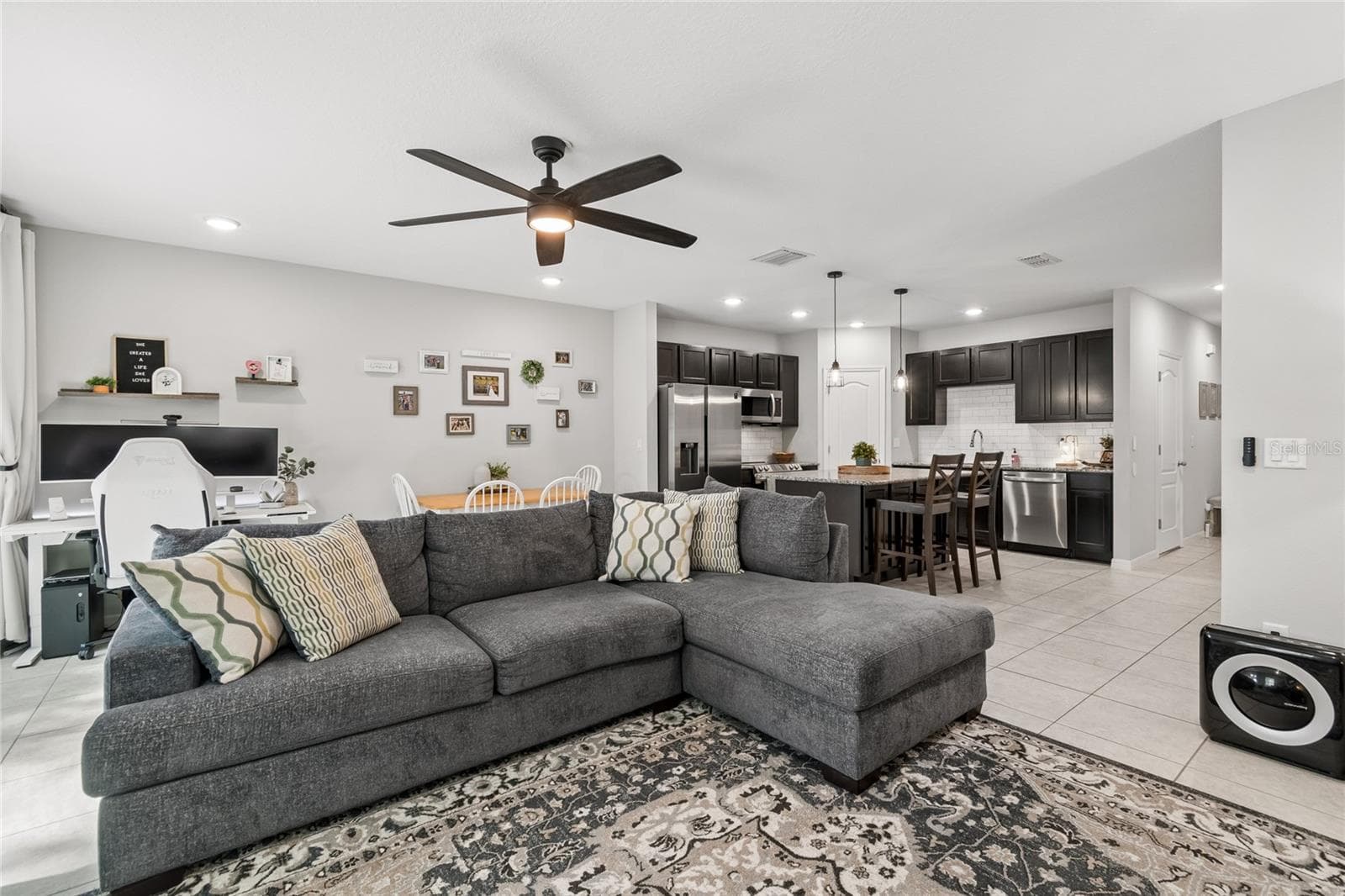 Townhouse at 4733 DEER TRACK ST, TAMPA, photo 2 of 25