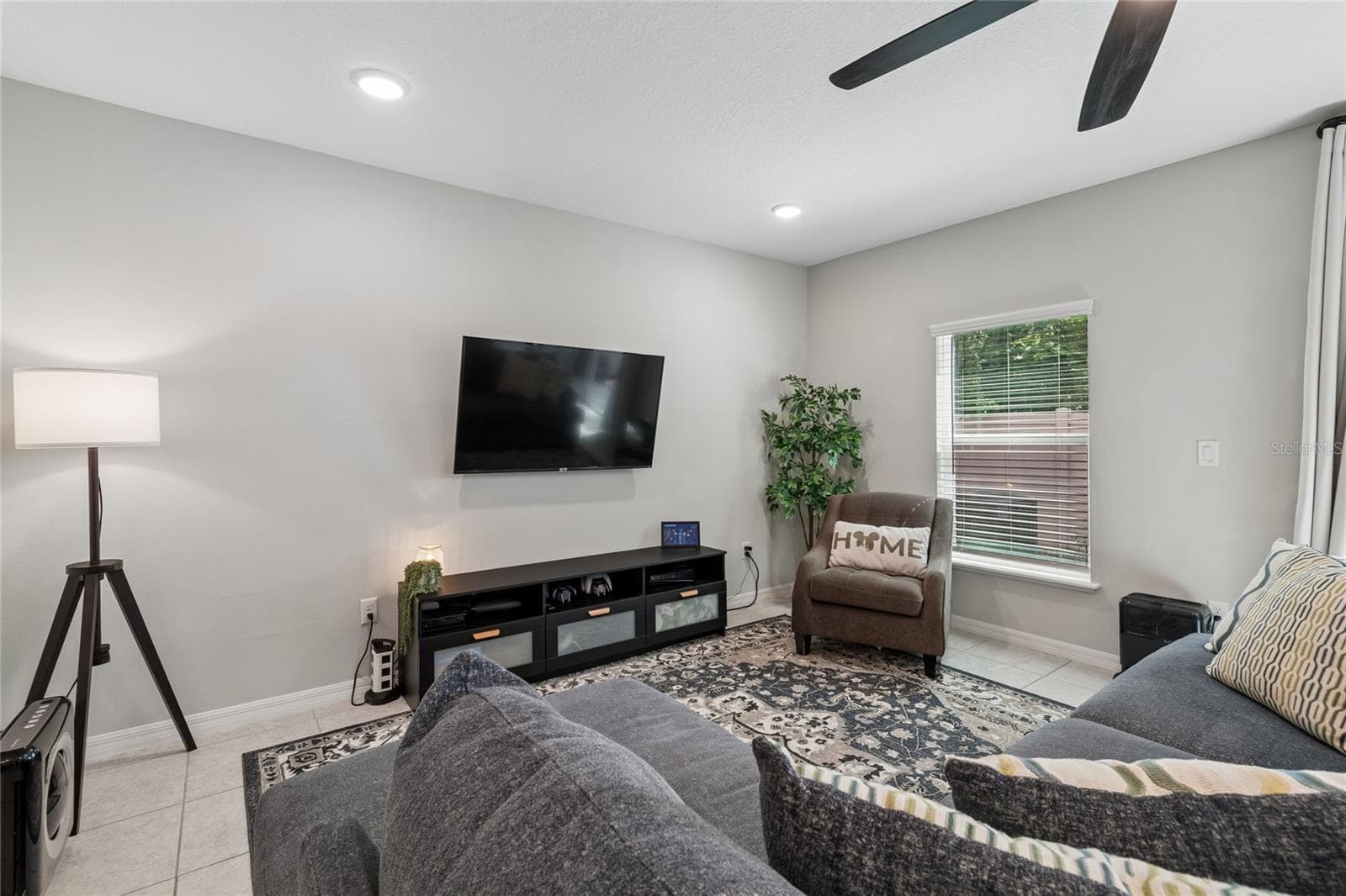 Townhouse at 4733 DEER TRACK ST, TAMPA, photo 3 of 25
