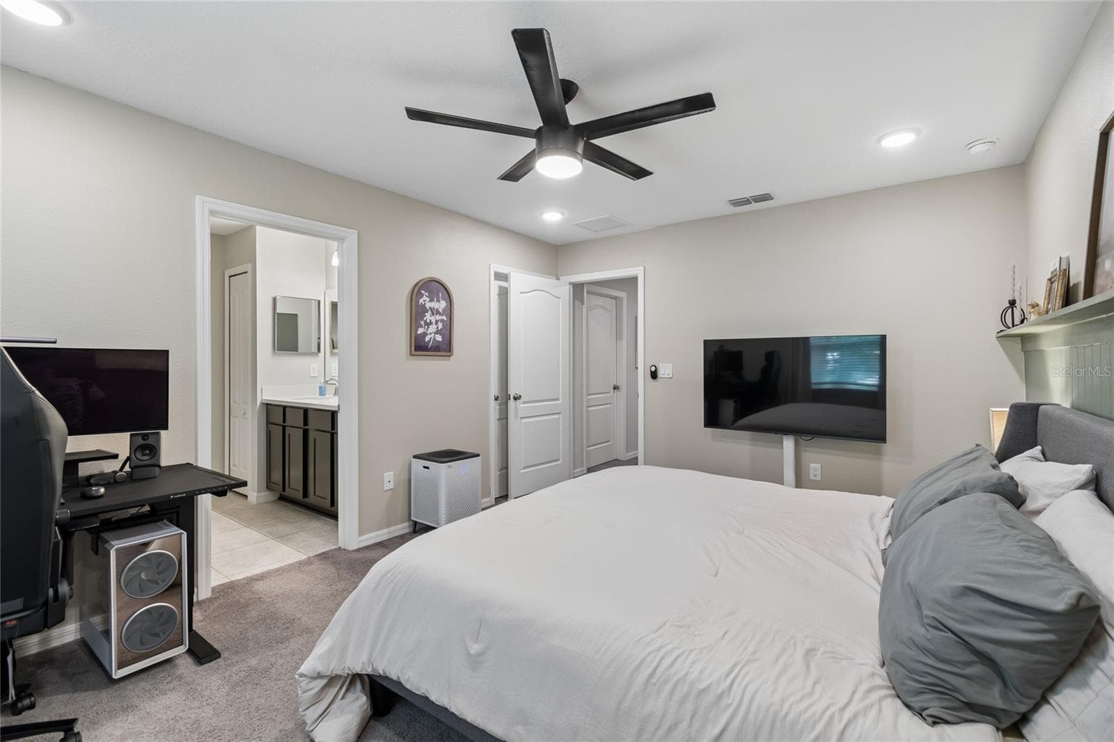 Primary Bedroom with Ensuite - 4733 DEER TRACK ST, TAMPA