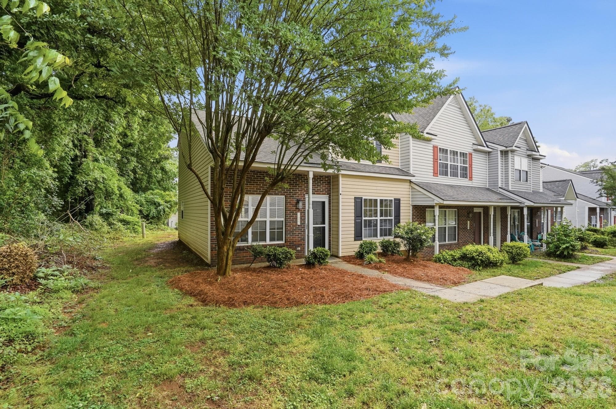 Townhouse at 7621 Petrea Lane, Charlotte, photo 3 of 44