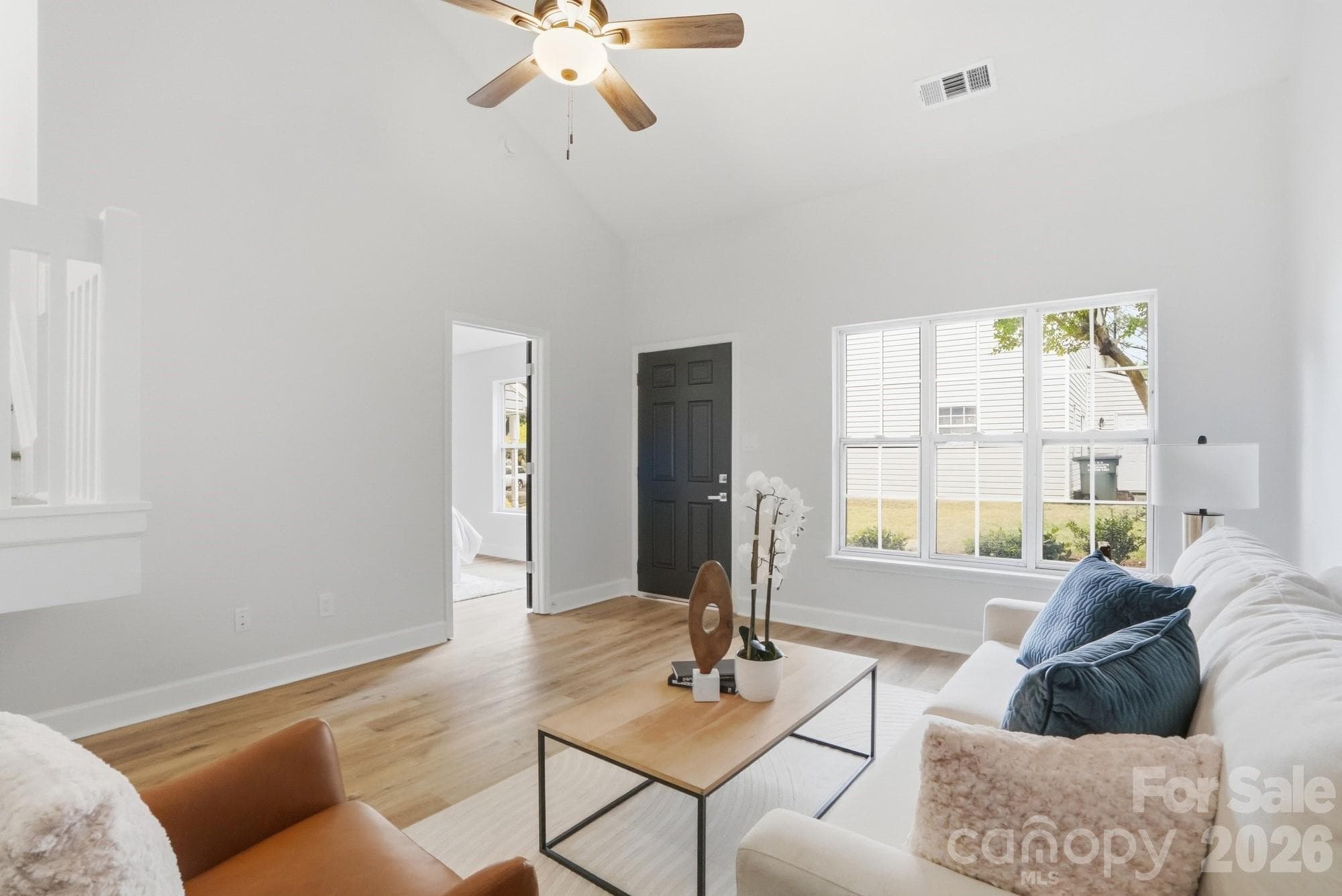 Townhouse at 7621 Petrea Lane, Charlotte, photo 9 of 44