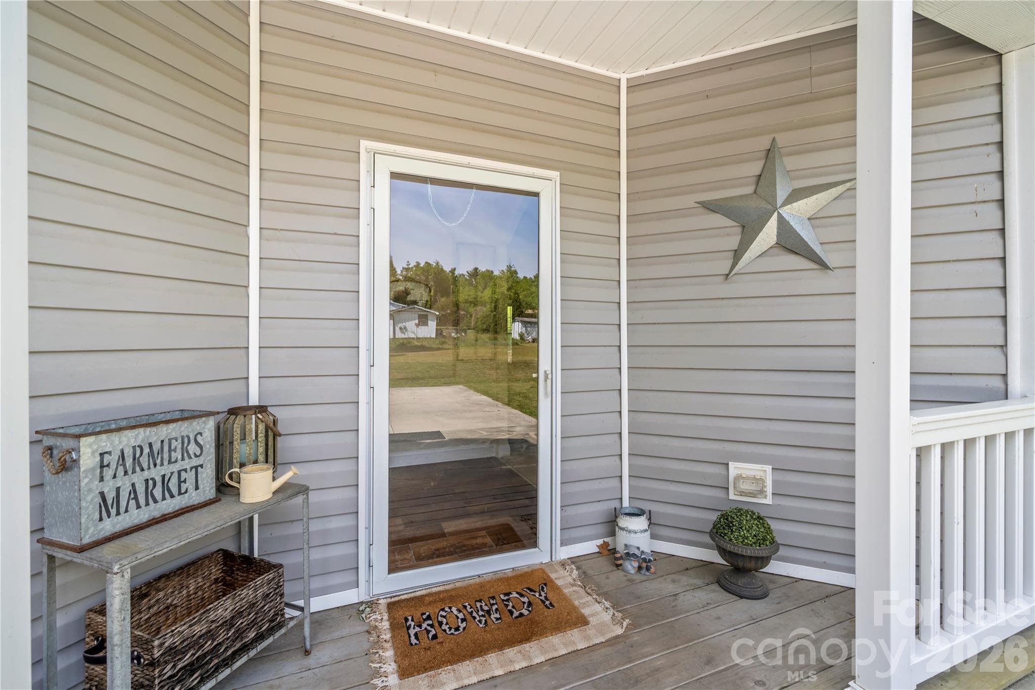 Single Family Residence at Hendersonville, photo 4 of 34