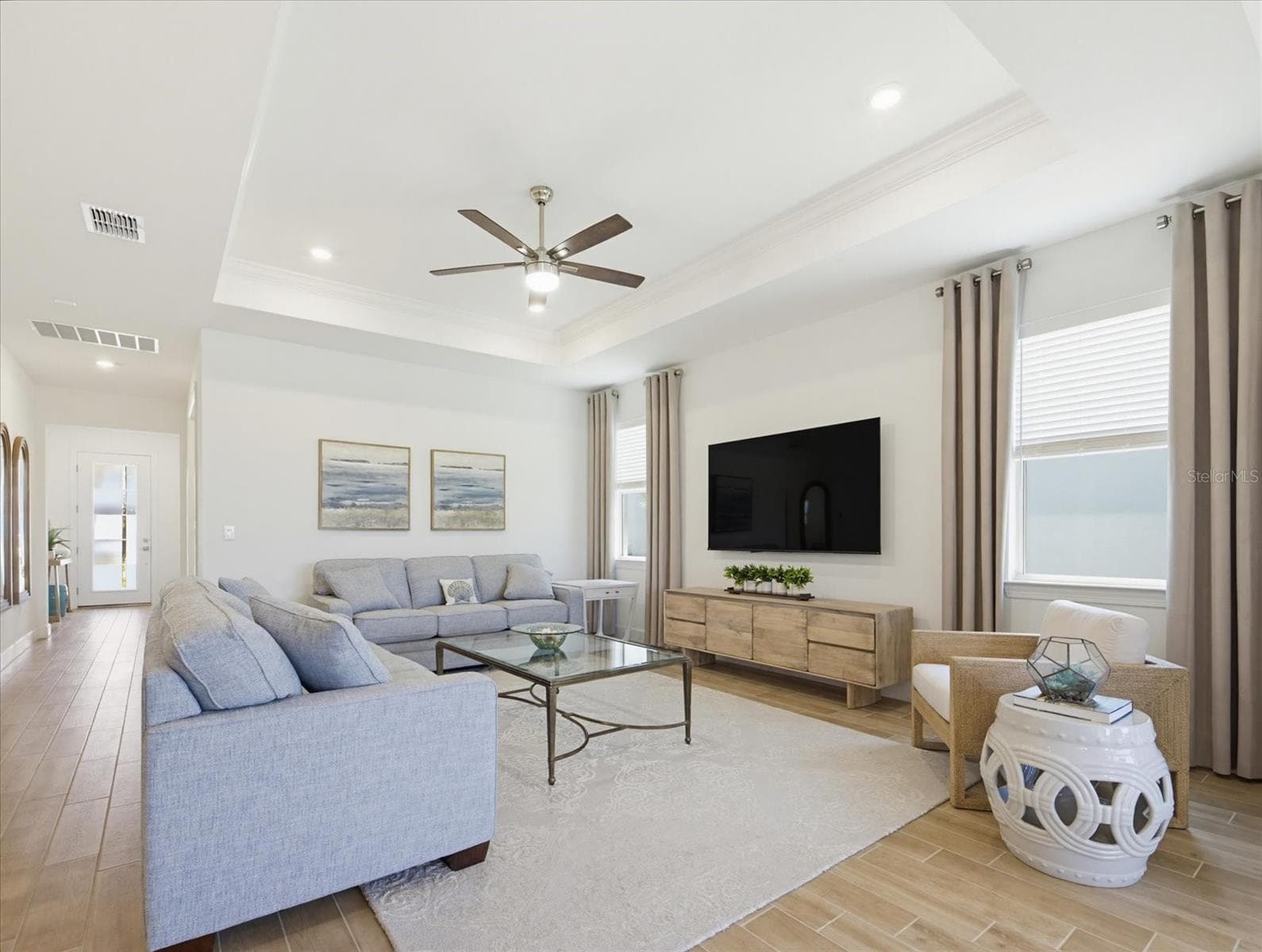 Single Family Residence at 10408 SEA BREEZE RIDGE DR, ENGLEWOOD, photo 12 of 75