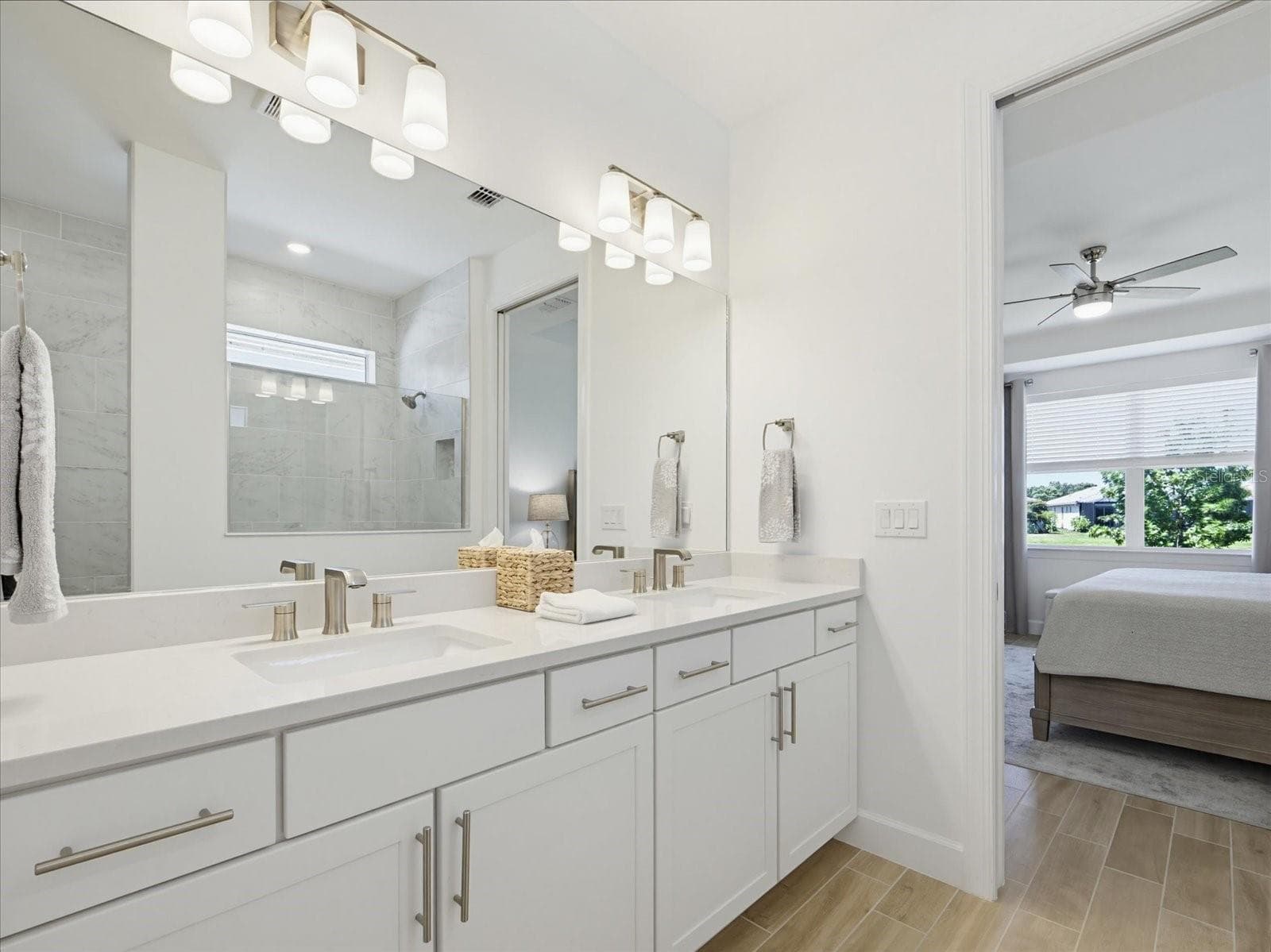 Single Family Residence at 10408 SEA BREEZE RIDGE DR, ENGLEWOOD, photo 19 of 75