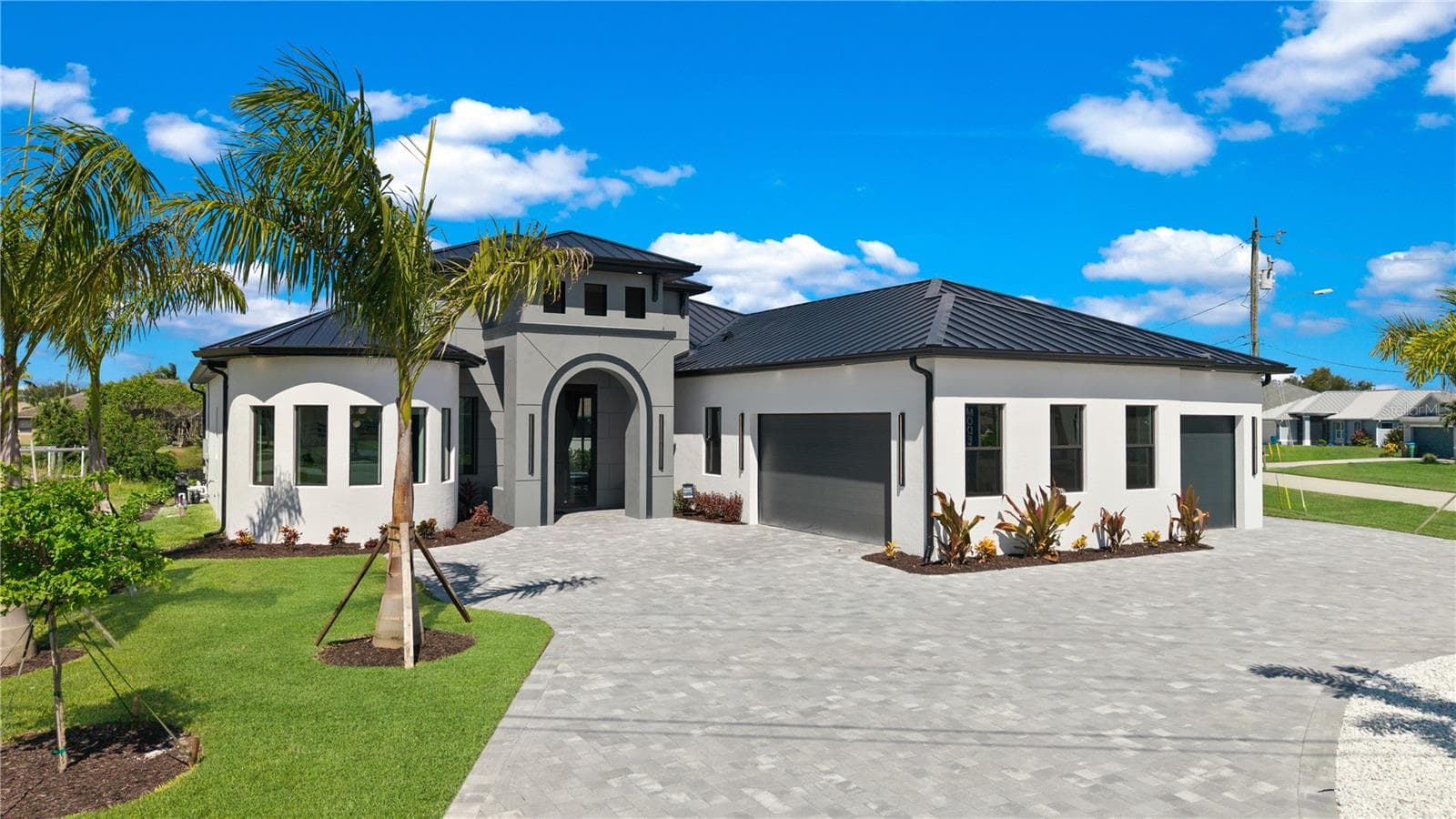 4218 SW 17TH AVE