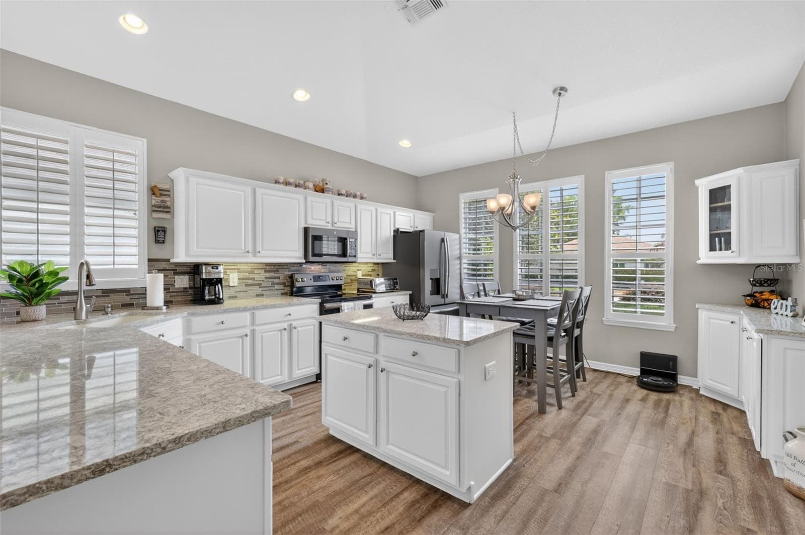 Single Family Residence at 8011 PINE HOLLOW DR, MOUNT DORA, photo 16 of 56