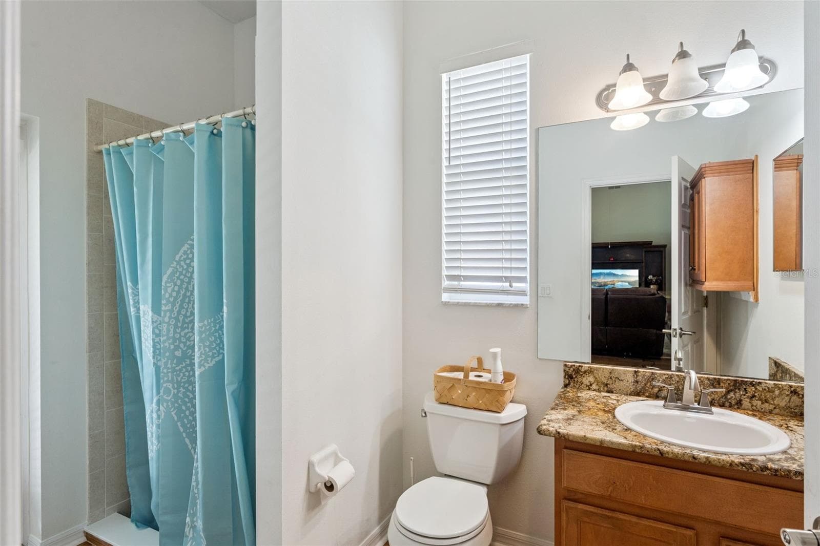 Guest Bathroom - 10125 SANDY MARSH LN, ORLANDO