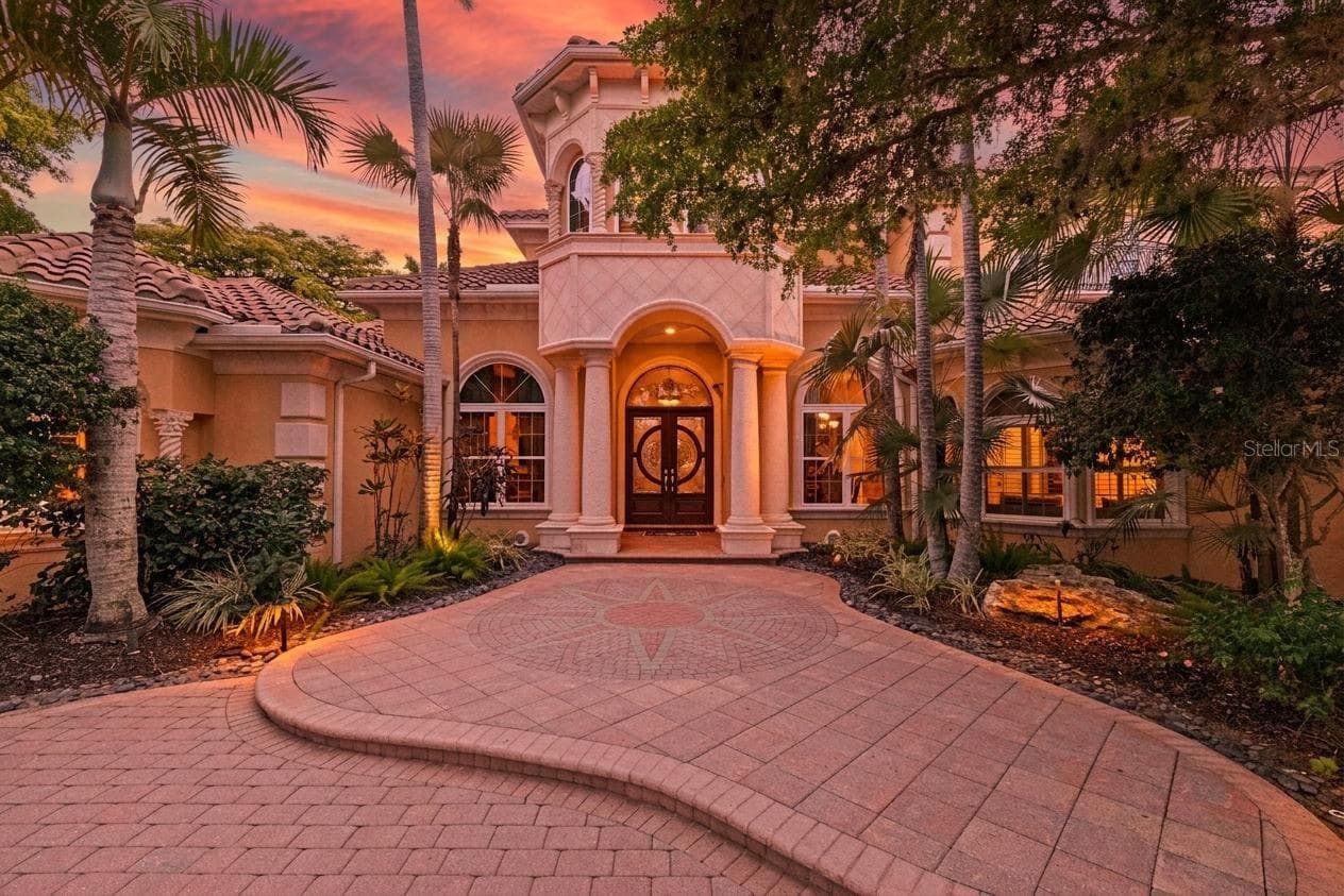 Single Family Residence at 7202 TEAL CREEK GLN, LAKEWOOD RANCH, photo 2 of 67