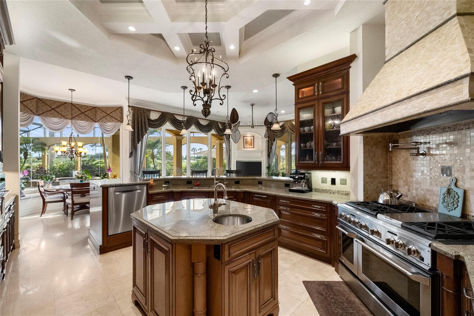 Single Family Residence at 7202 TEAL CREEK GLN, LAKEWOOD RANCH, photo 14 of 67