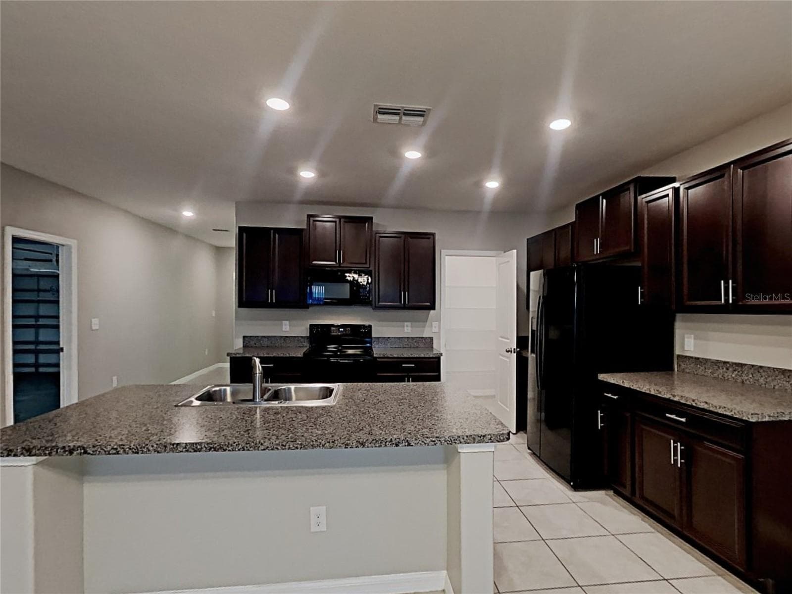 Single Family Residence at 4436 ETERNAL PRINCE DR, SUN CITY CENTER, photo 6 of 35