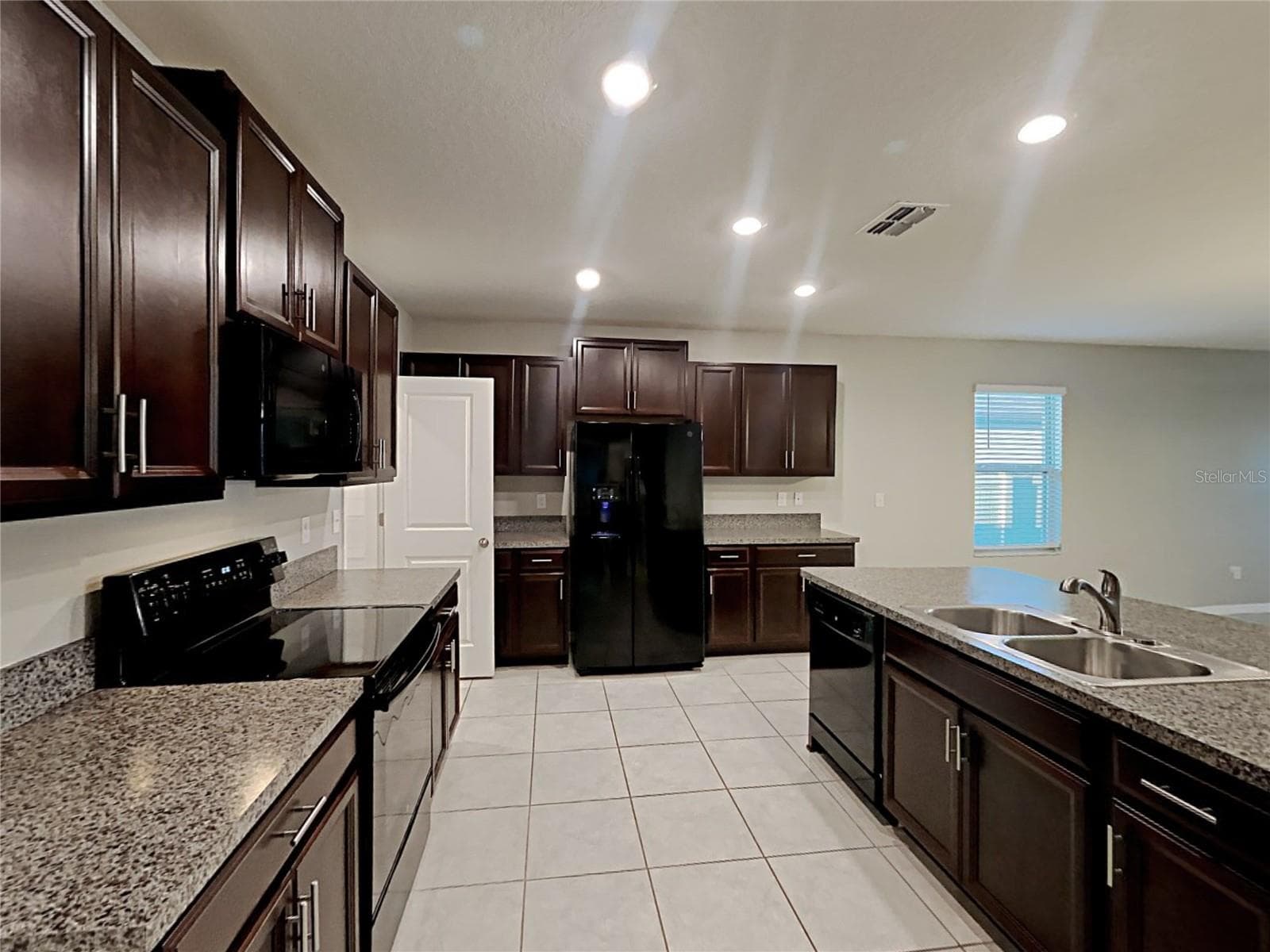 Single Family Residence at 4436 ETERNAL PRINCE DR, SUN CITY CENTER, photo 7 of 35