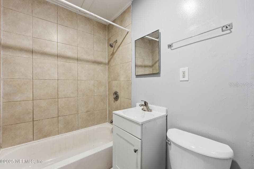 Bathroom - 3428 GLEN ST, JACKSONVILLE