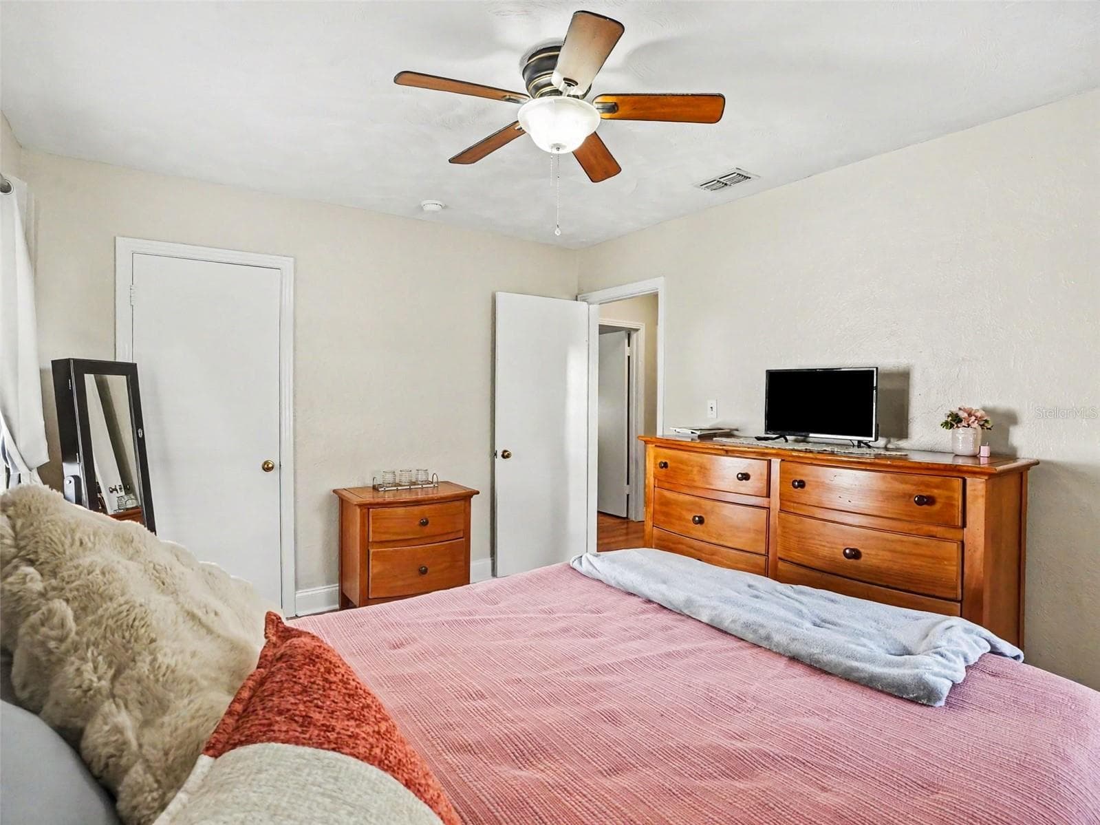 Single Family Residence at 315 W 11TH AVE, MOUNT DORA, photo 19 of 31