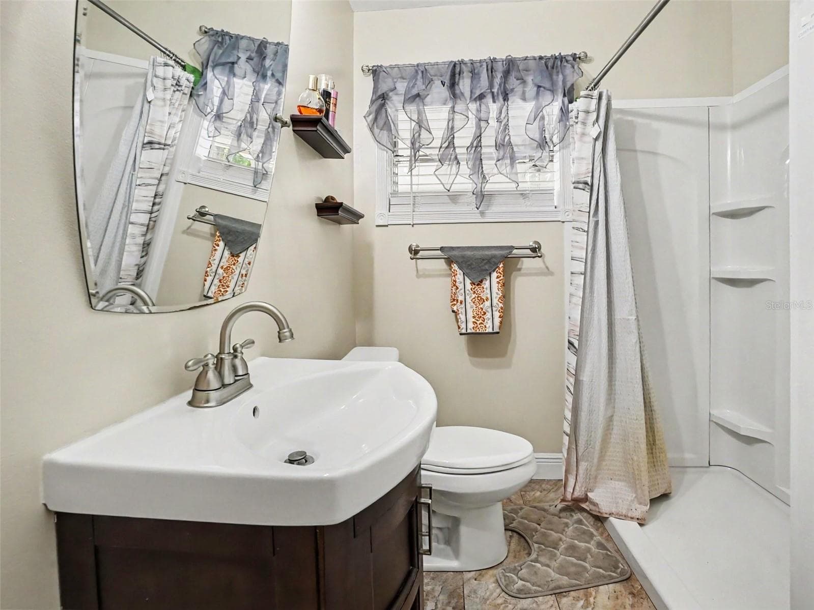 Single Family Residence at 315 W 11TH AVE, MOUNT DORA, photo 21 of 31