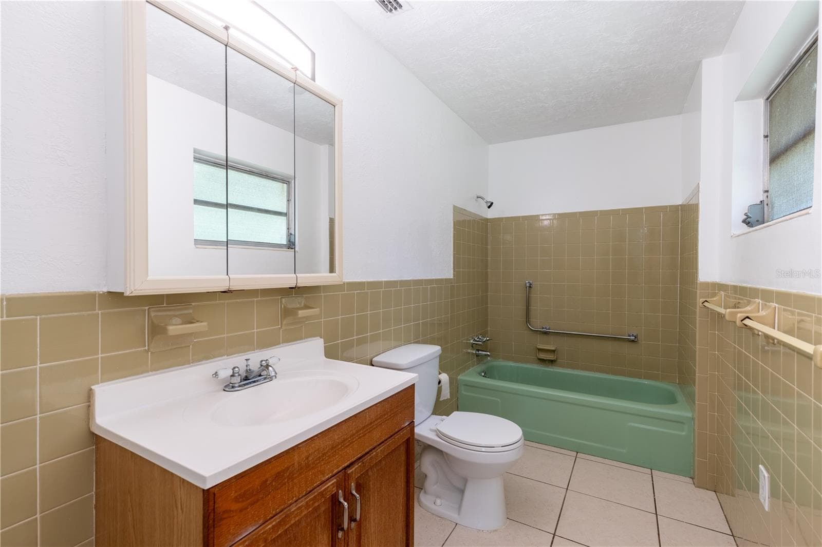 Single Family Residence at 18 N HARRISON ST, BEVERLY HILLS, photo 13 of 34