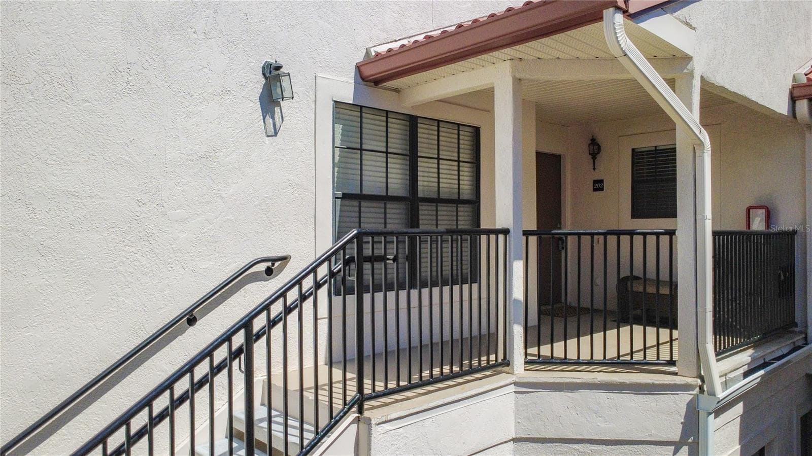 535 VIA FONTANA DR #202