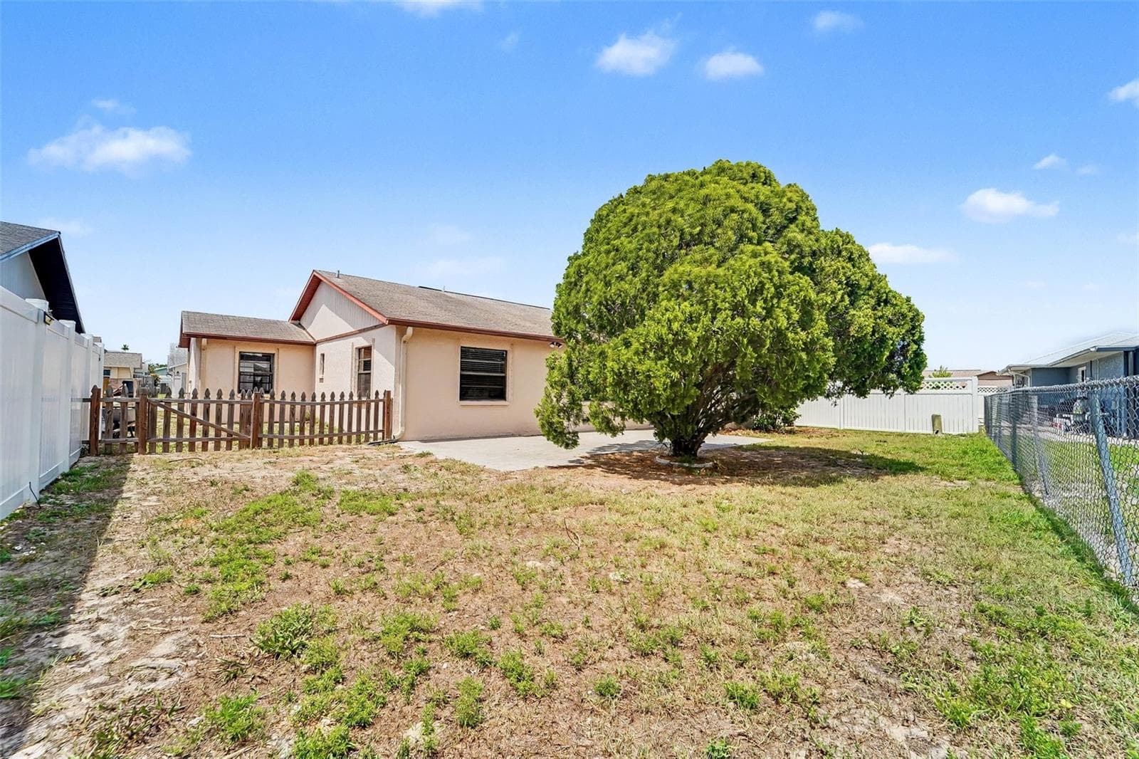 Single Family Residence at 11320 JACK RABBIT LN, PORT RICHEY, photo 17 of 19