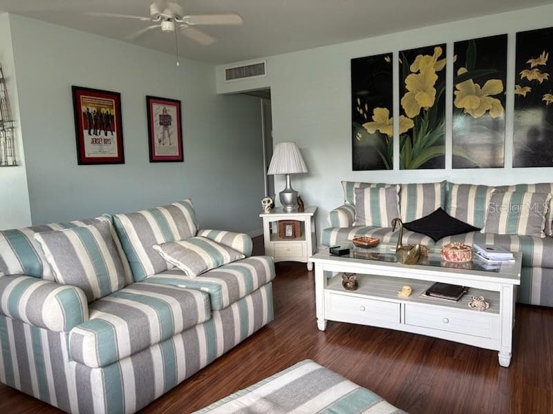 Living room - 101 CAMBRIDGE TRL #200, SUN CITY CENTER